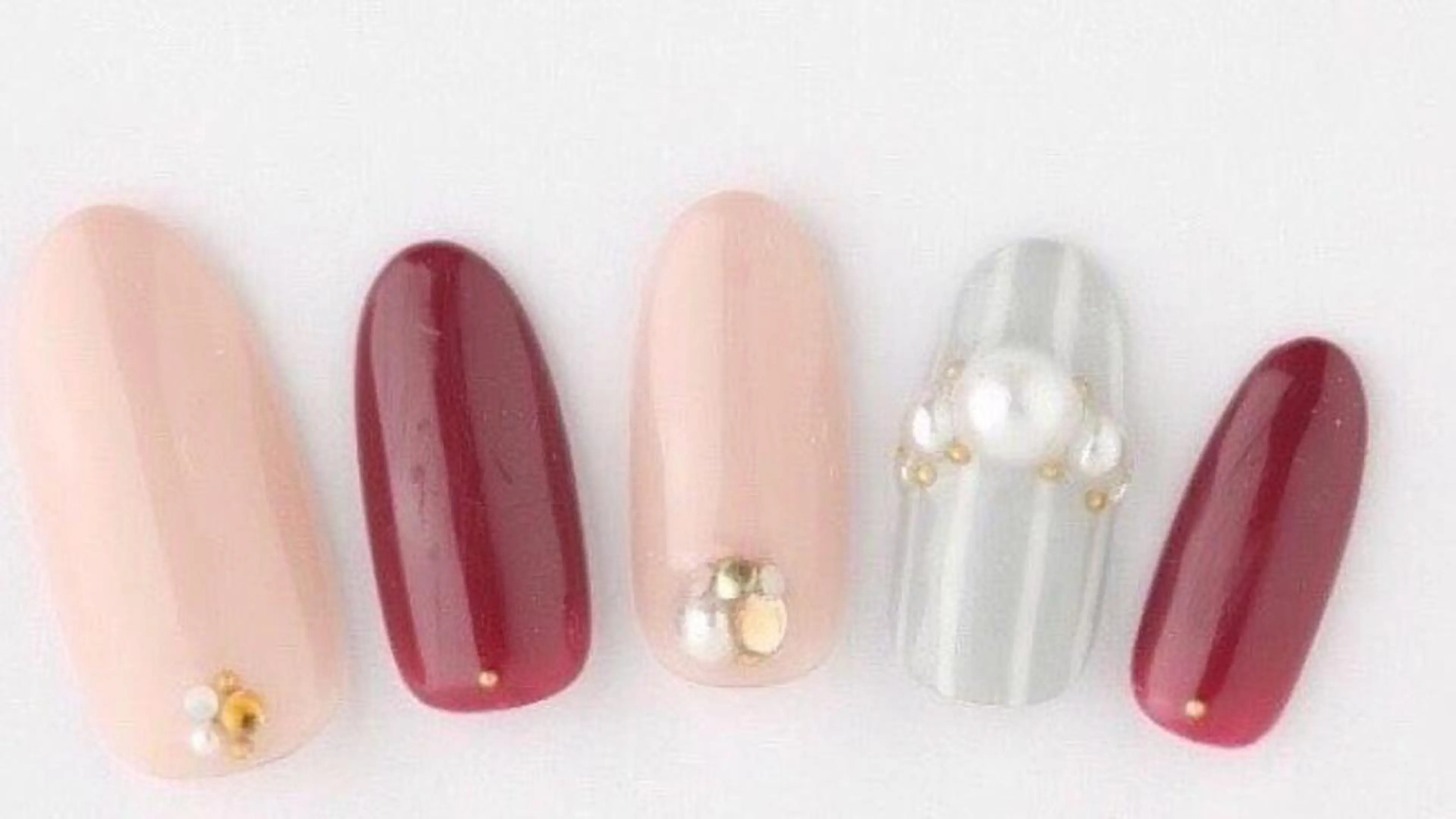 ネイル サロンR所属・岡田 美保のネイルデザイン