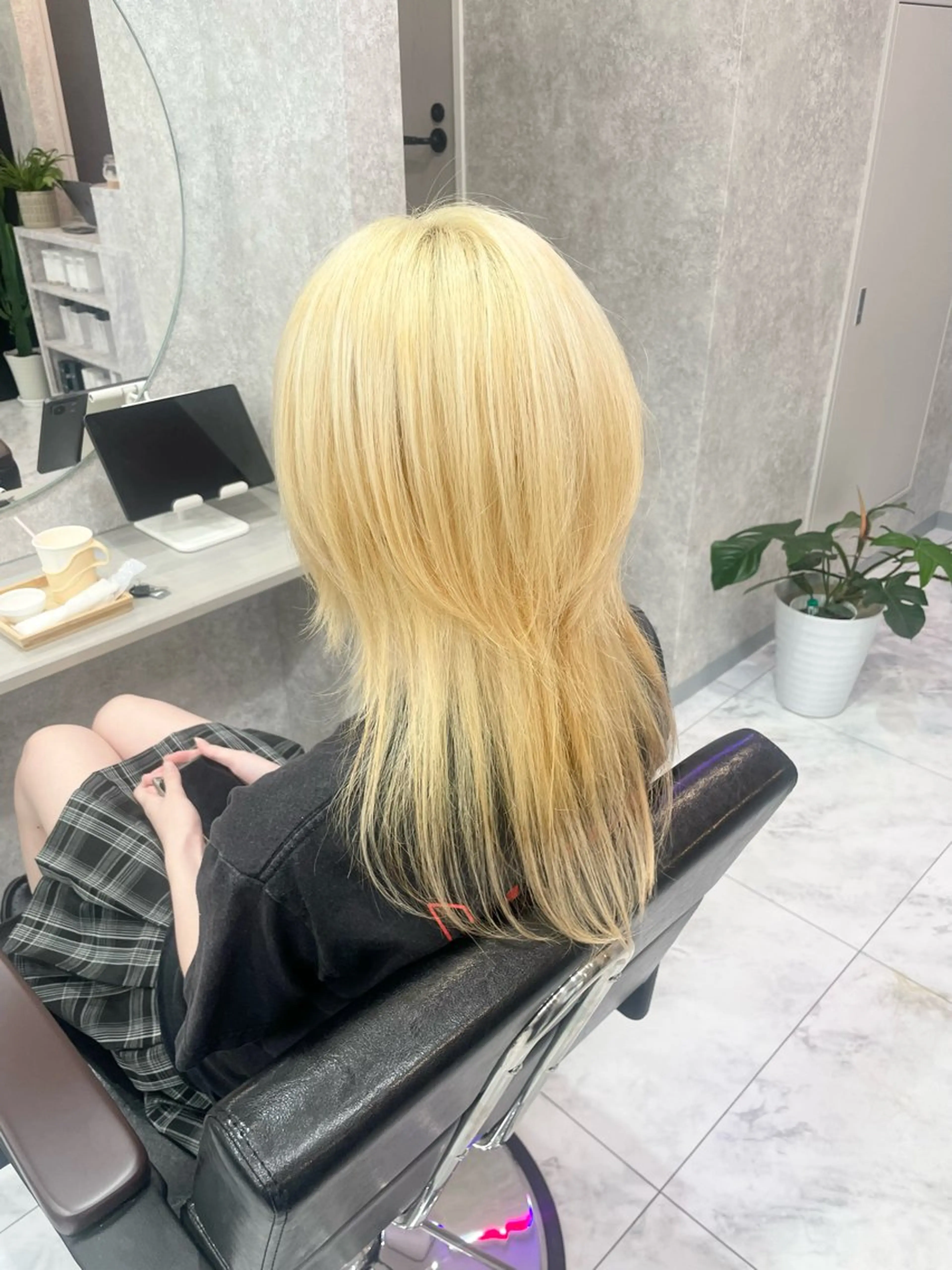 セミロング 🦋ハイトーン🦋 石山 希理🦋のヘアスタイル