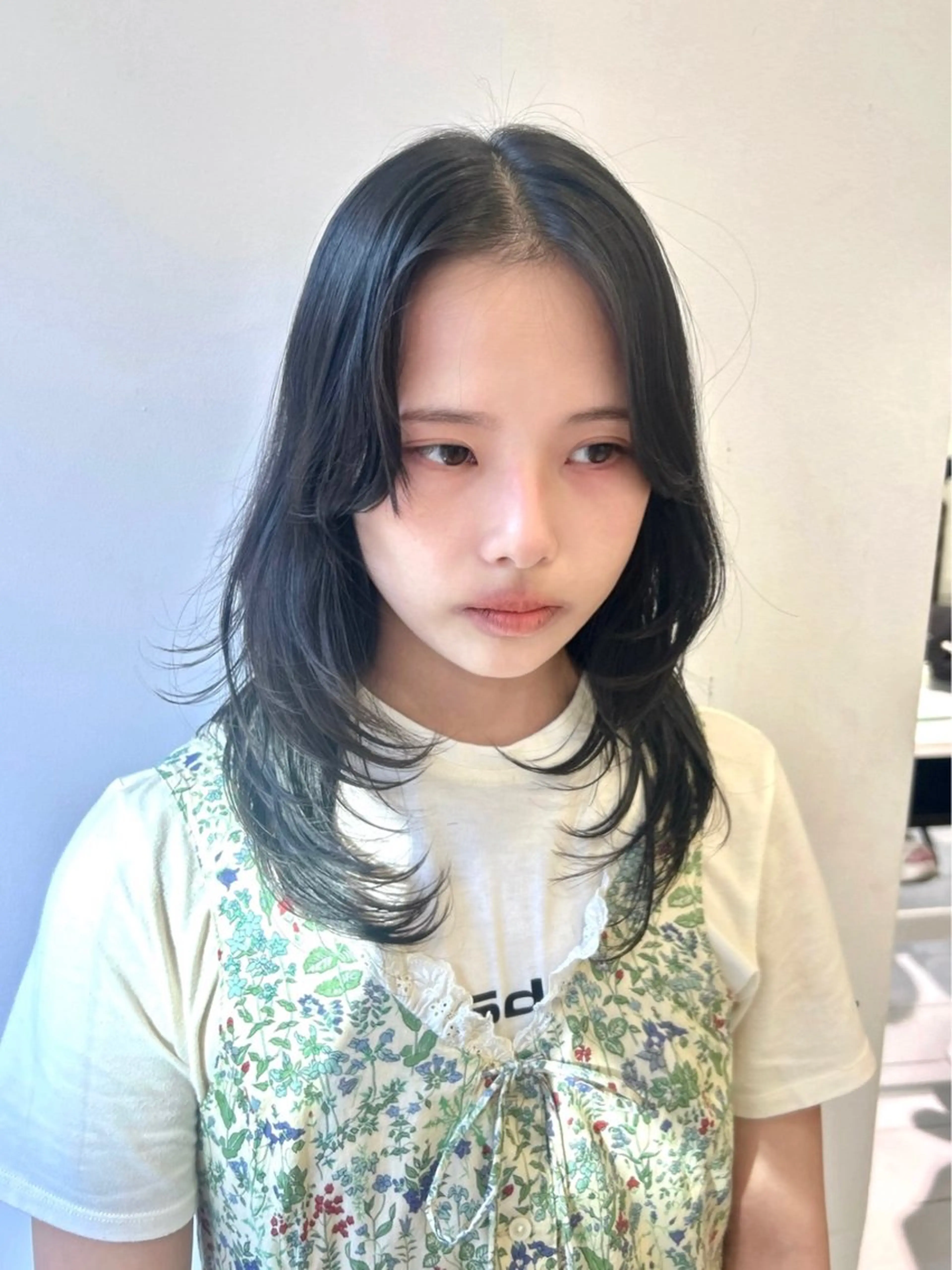 ミディアム カット トリートメント レイヤーカット🐺 hina🩶のヘアスタイル