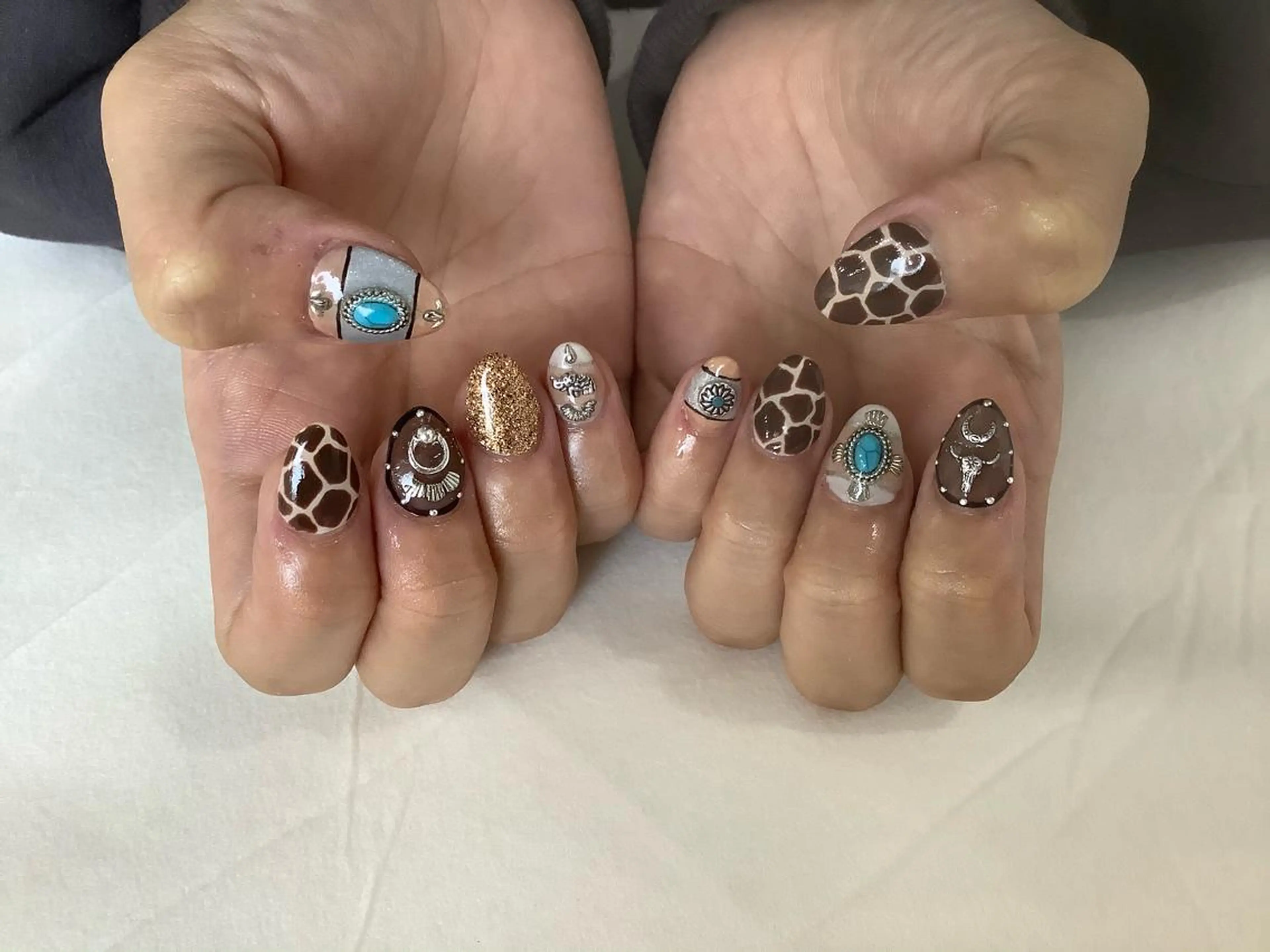 ネイル ハンドネイル 💎🐰 saki. m 🐰💎のネイルデザイン