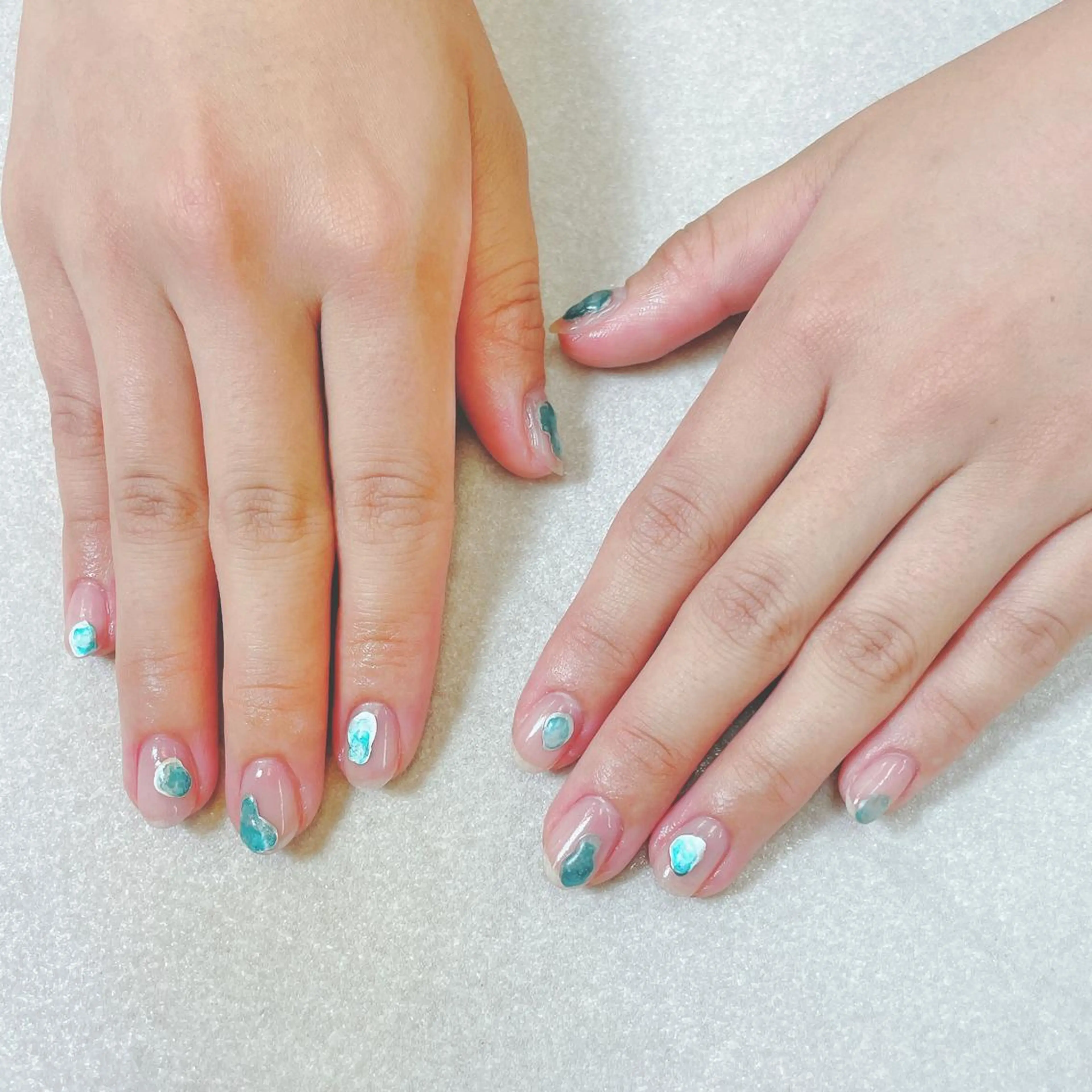 ネイル アートネイル キラキラネイル ワンホンネイル ハンドネイル A85G ayakoのネイルデザイン