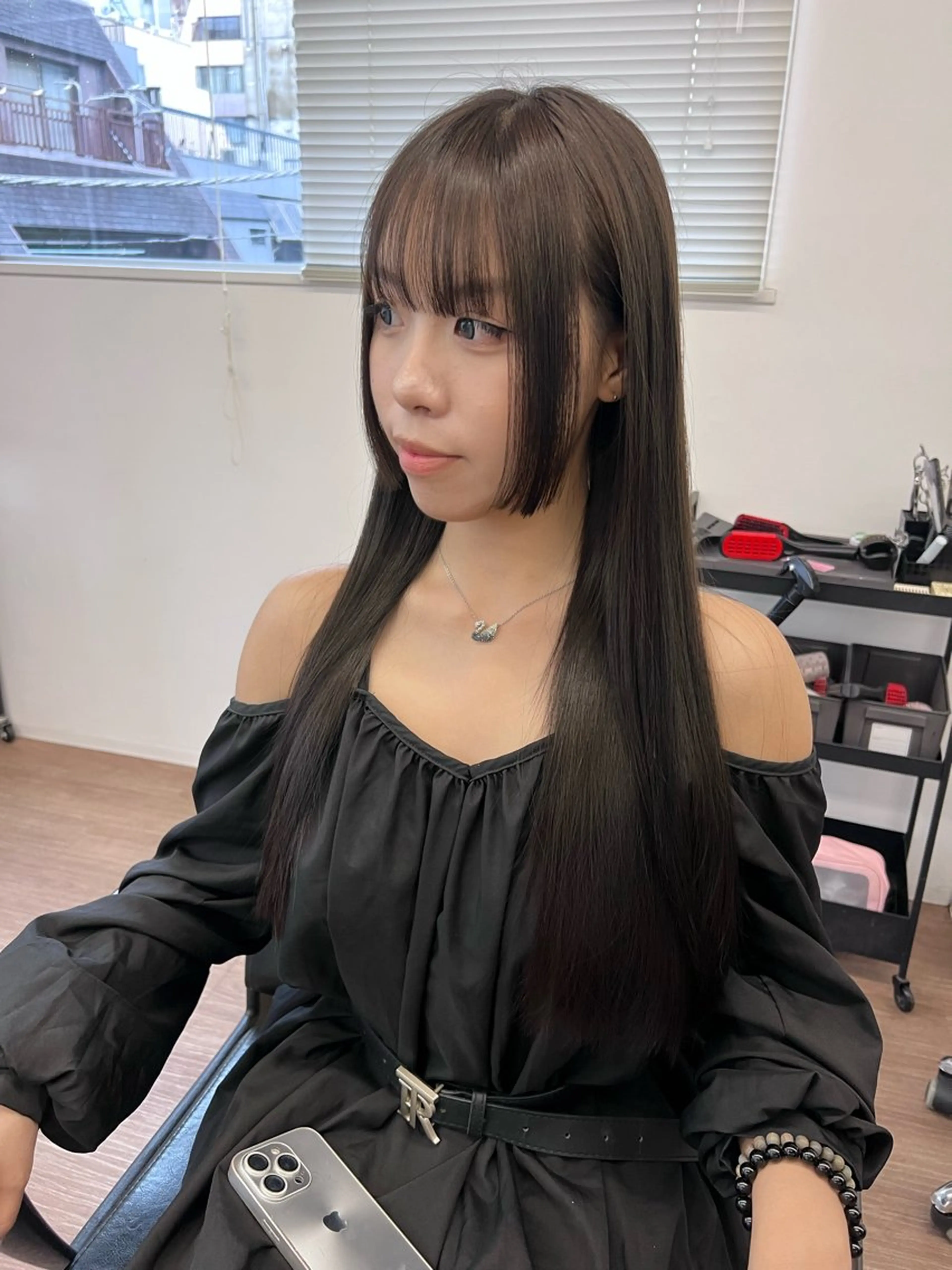 ロング カラー グレージュ 姫カット カット ヘアカラー トリートメント 武田涼レイヤーカット 髪質改善×縮毛矯正のヘアスタイル