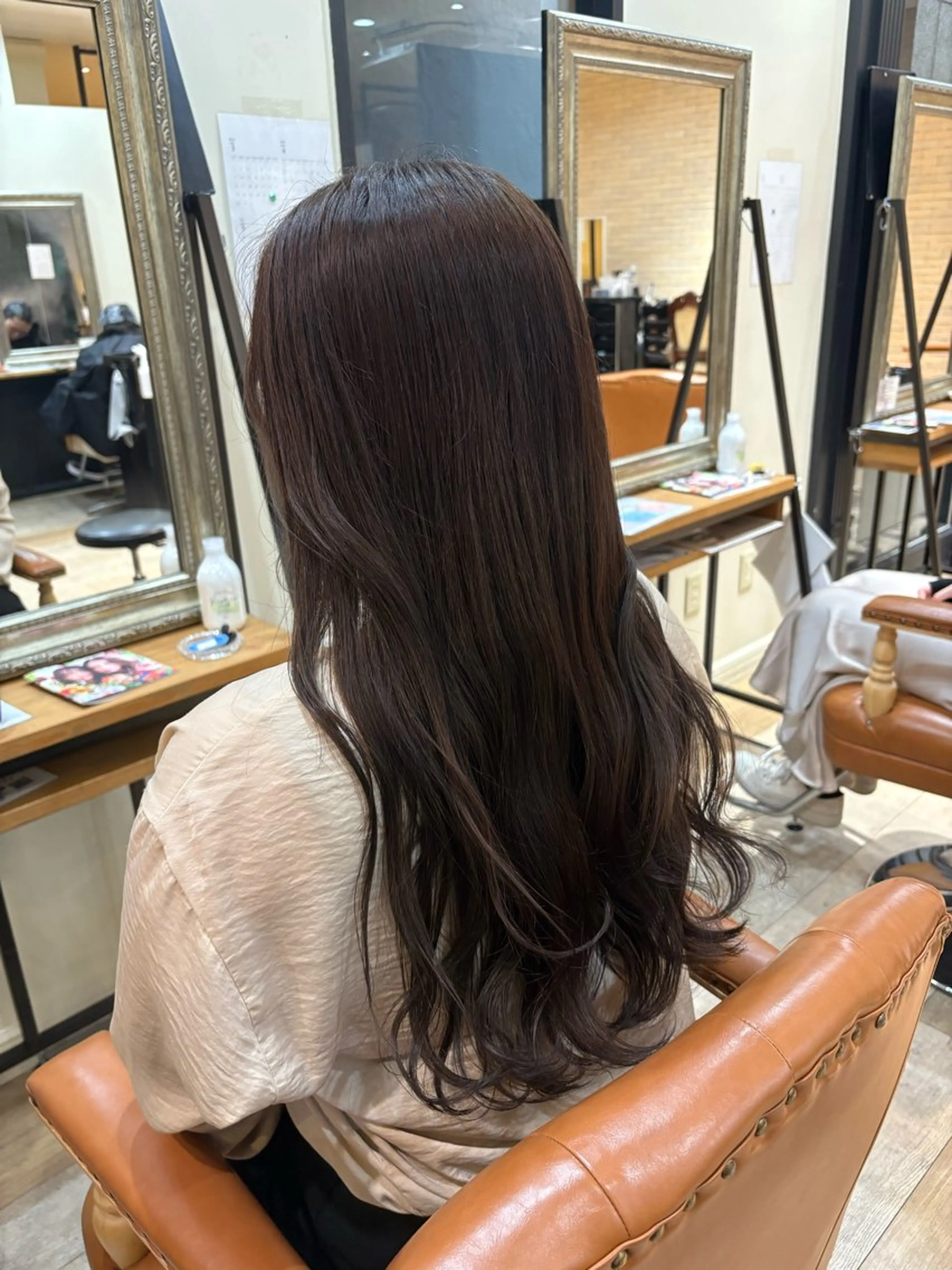 カラー ヘアカラー トリートメント しおり🍬 KOKORO🤍のヘアスタイル