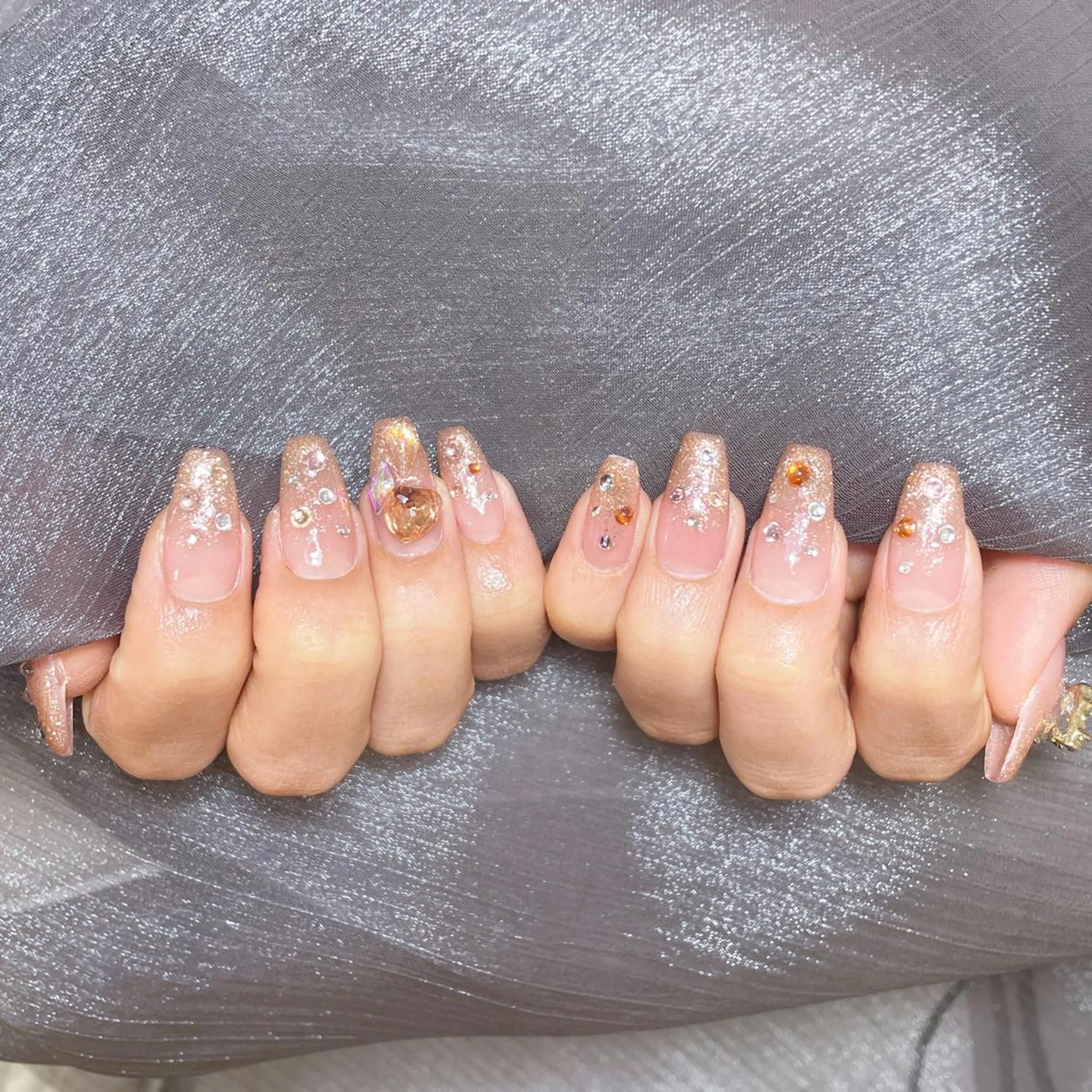 ネイル アートネイル オーロラネイル ガーリー キラキラネイル 韓国ネイル DIAMOND NailStudioのネイルデザイン