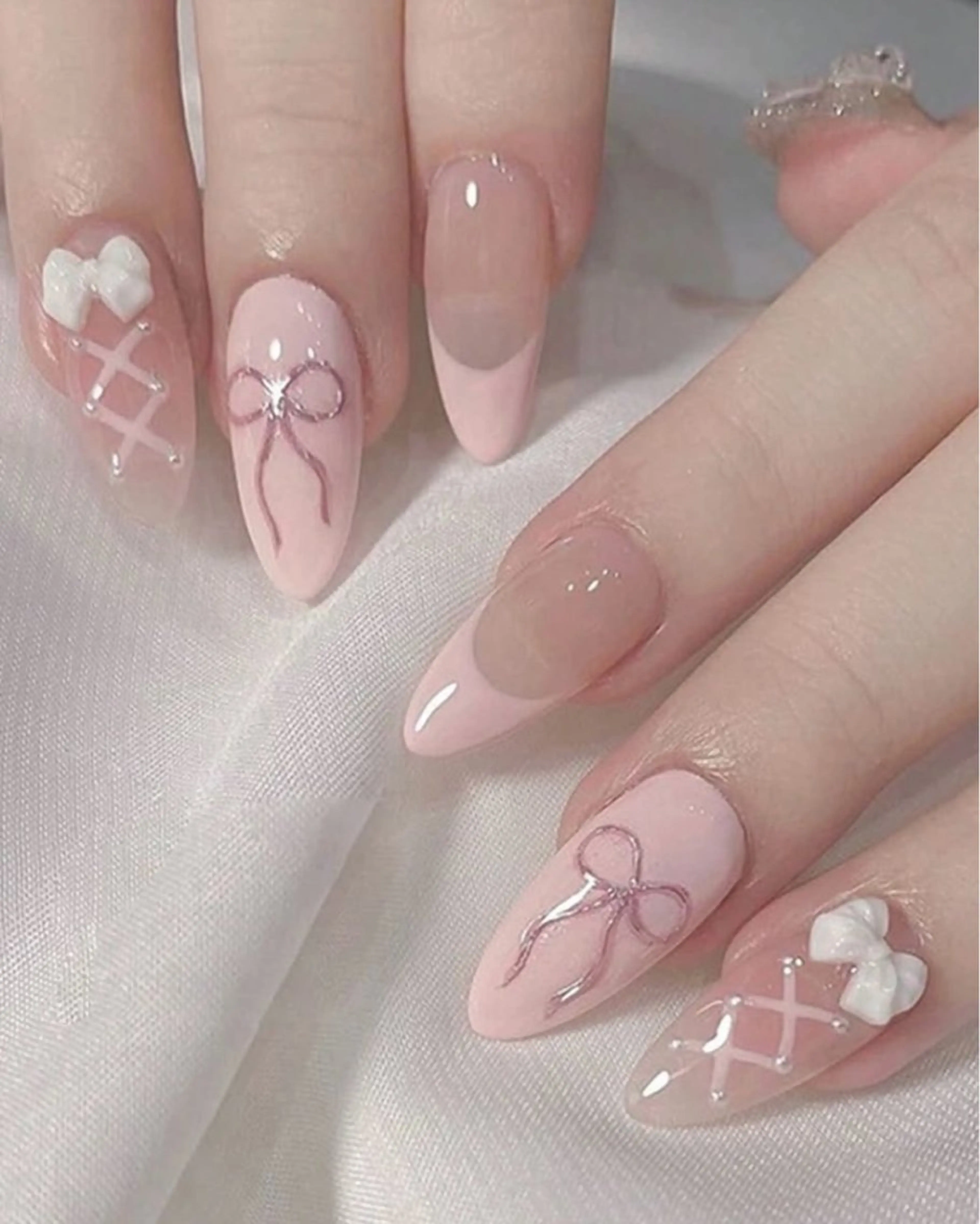 ネイル フレンチネイル 持ち込み リボン JISOO ANA.CHUOのネイルデザイン