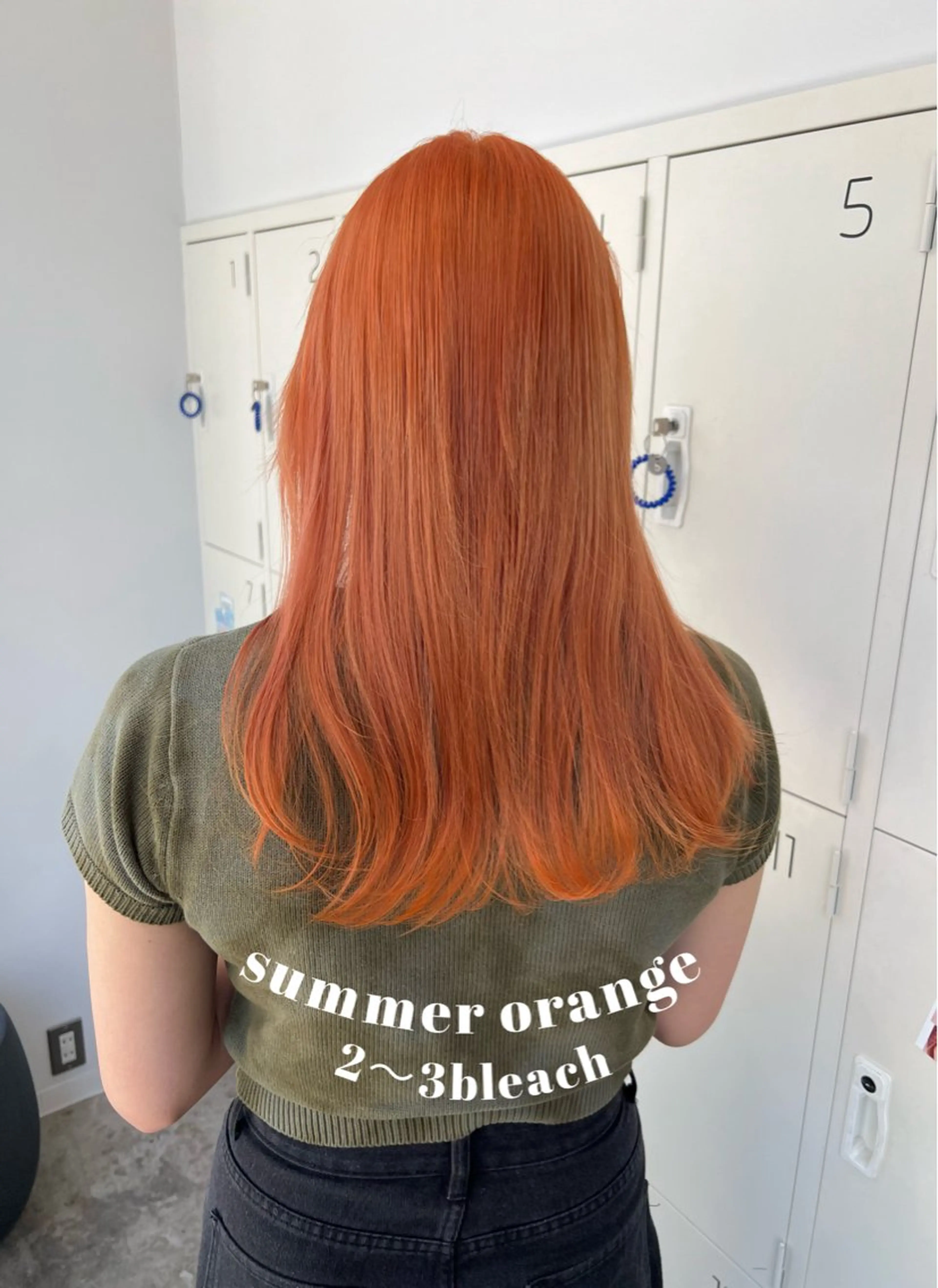 セミロング カラー オレンジ ヘアカラー Kana 🍋 ハイトーン【高円寺】のヘアスタイル