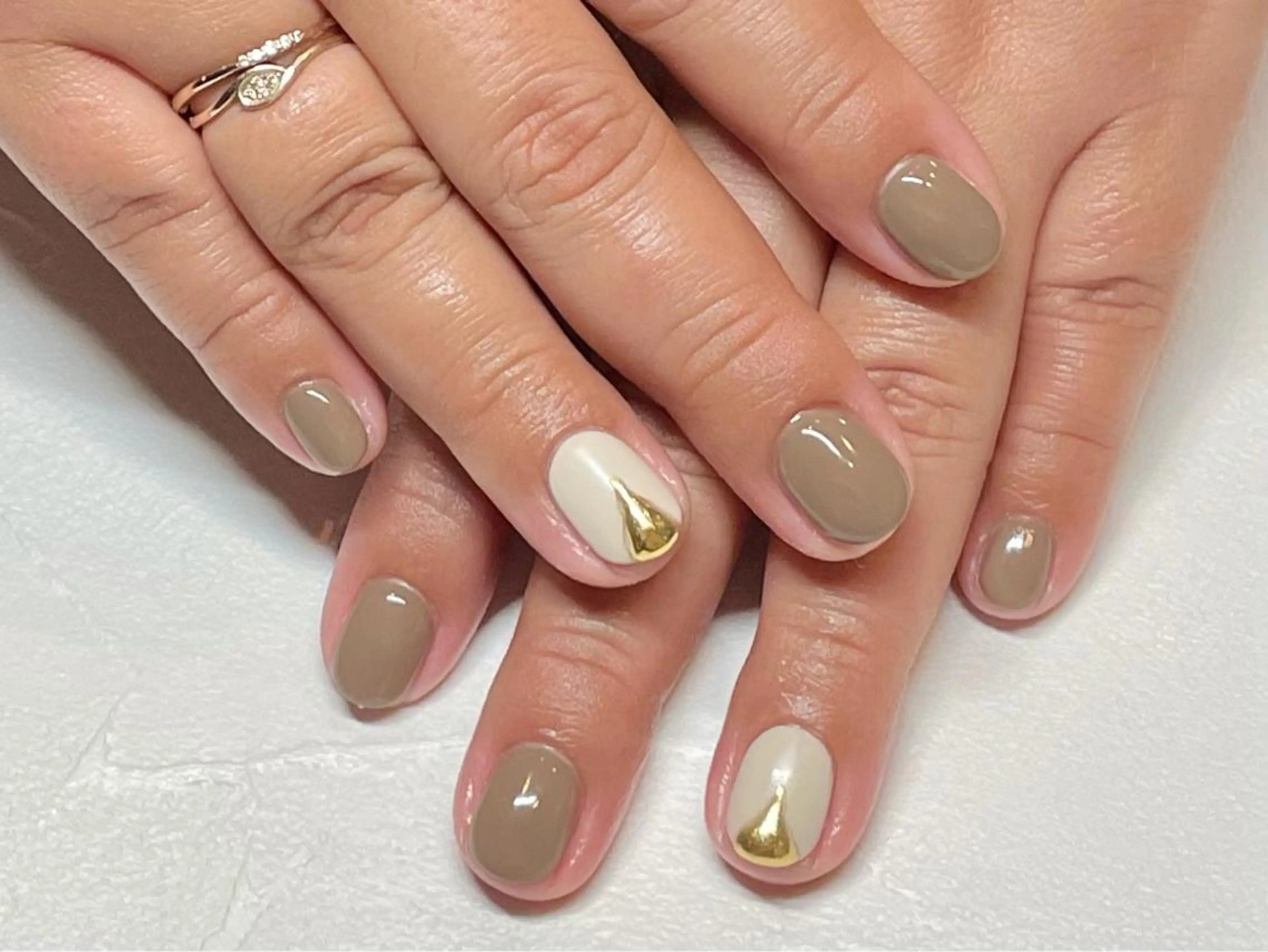 ネイル ゴールド ミラーネイル シンプルネイル ささき れいなのネイルデザイン