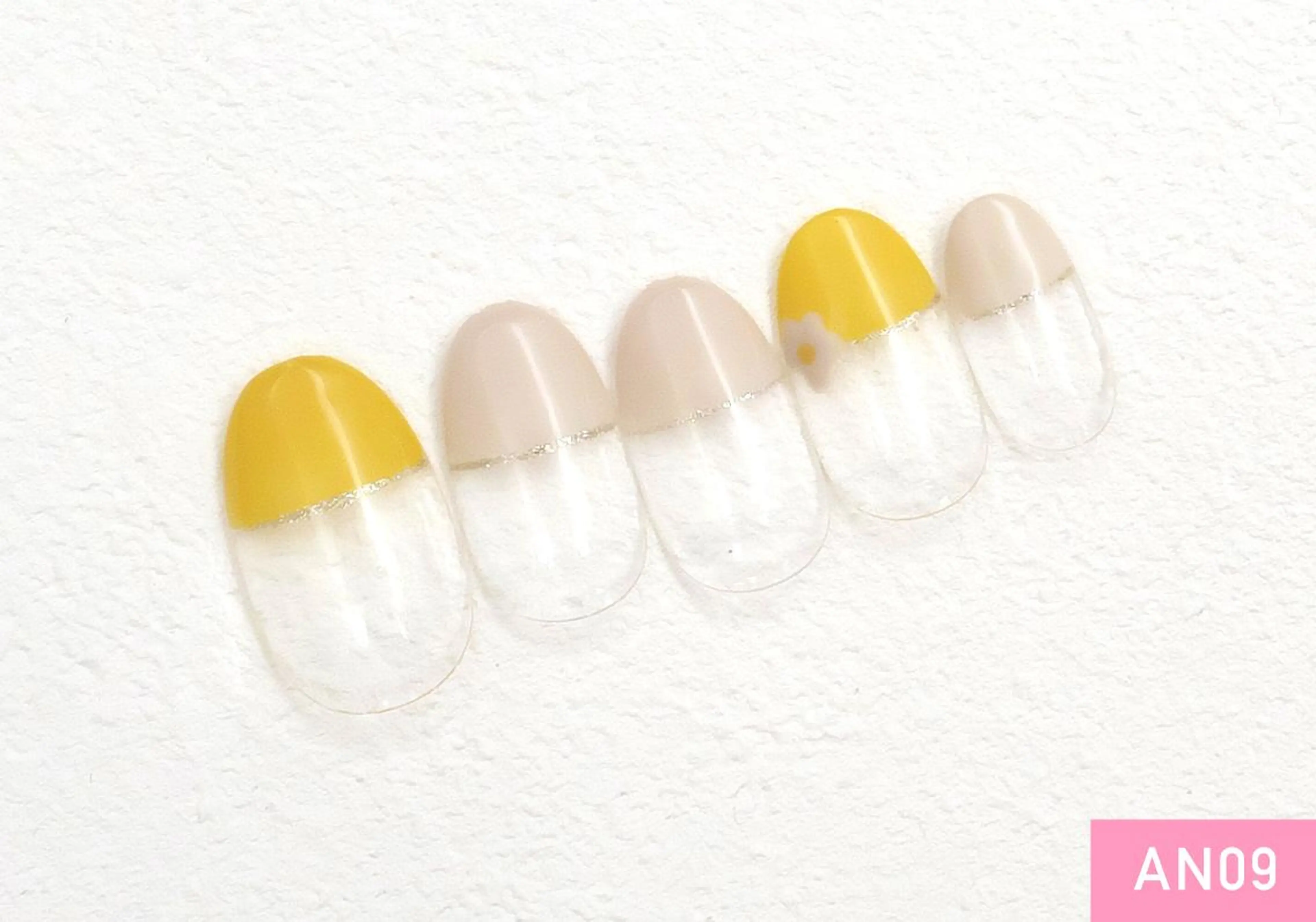 ネイル シルバー 新橋🌿 Nailのネイルデザイン