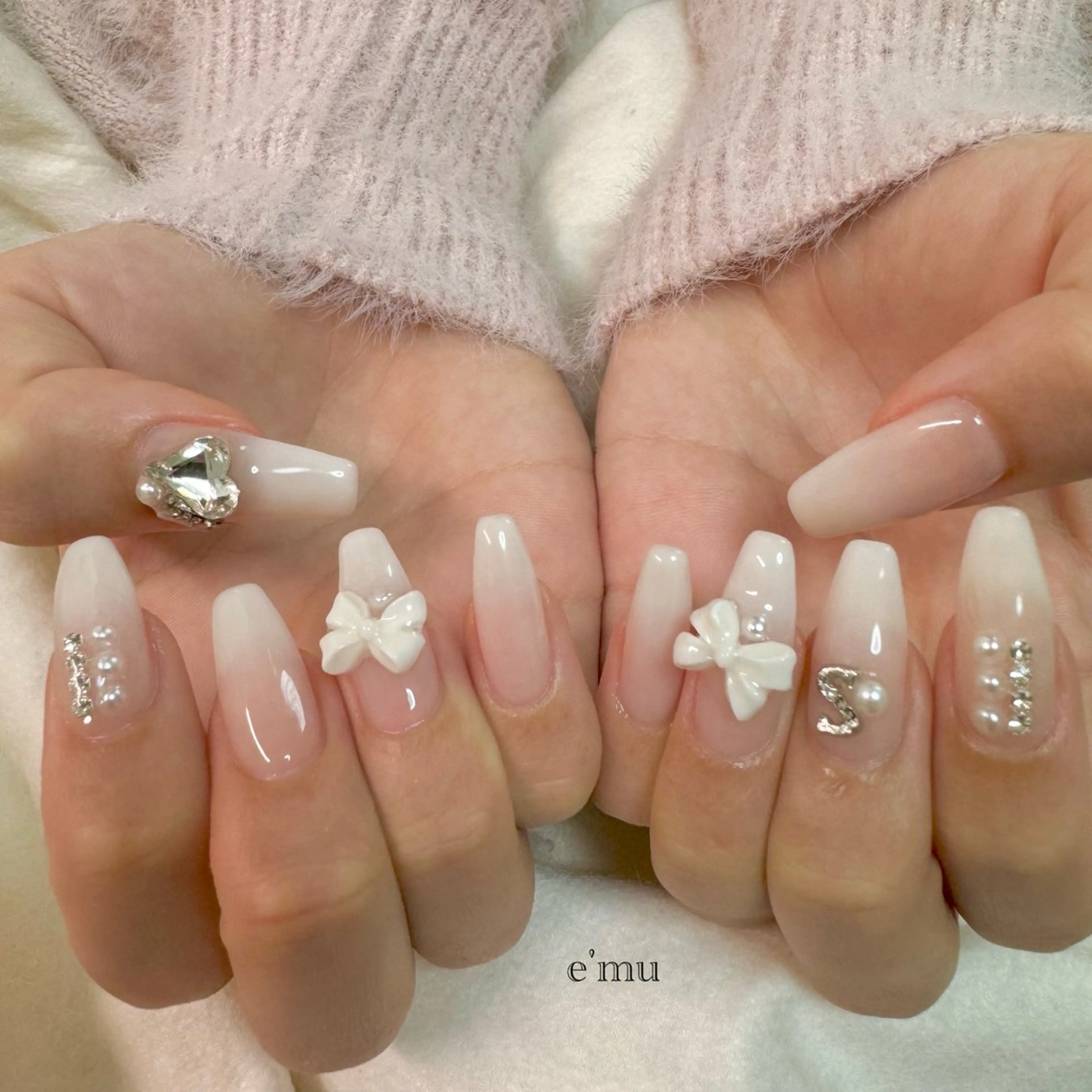 ネイル 持ち込み ホワイト ハンドネイル nail salon e'mu💐のネイルデザイン