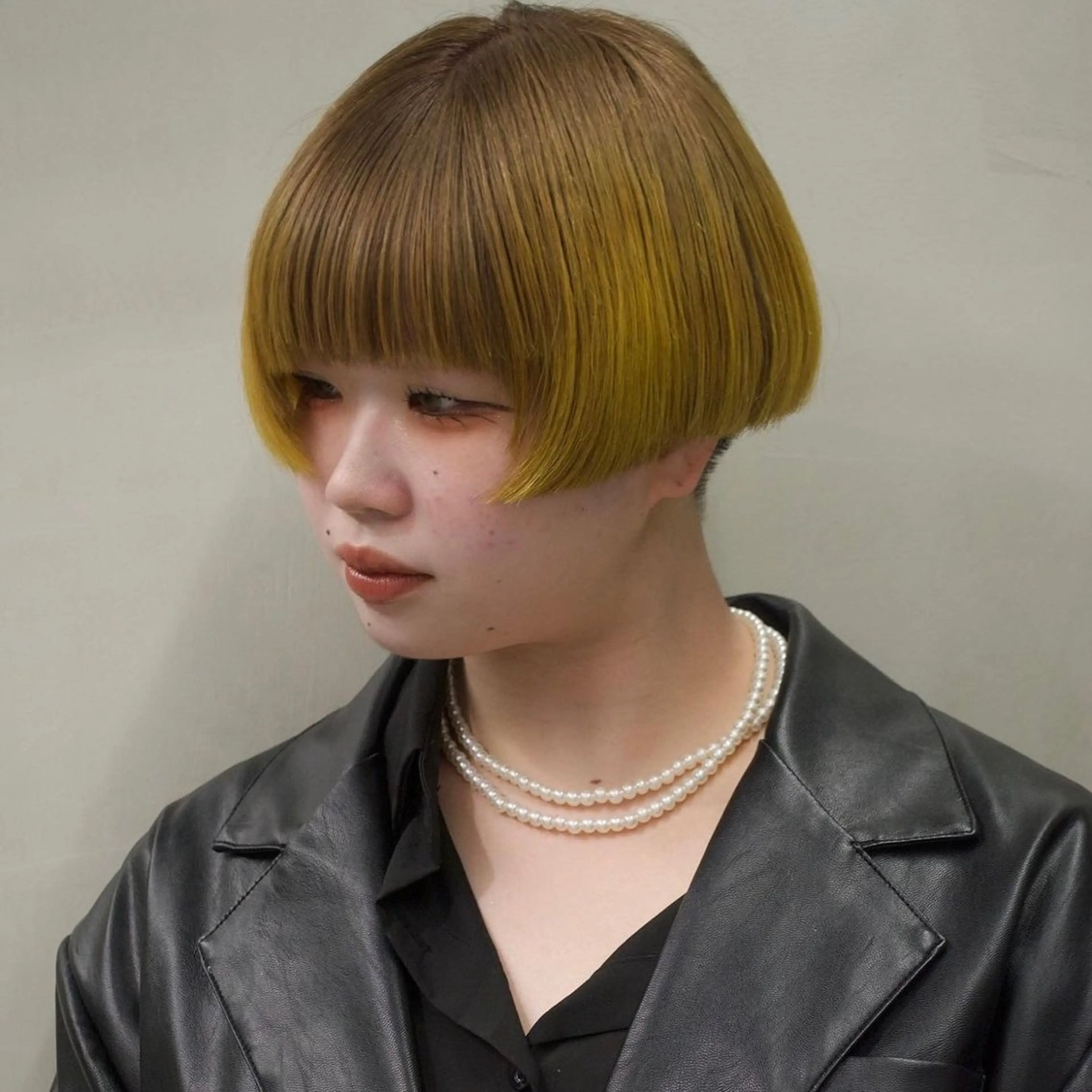 ショート カラー ボブ カット ヘアカラー ブロンド/ブリーチ 【SITY.】のヘアスタイル