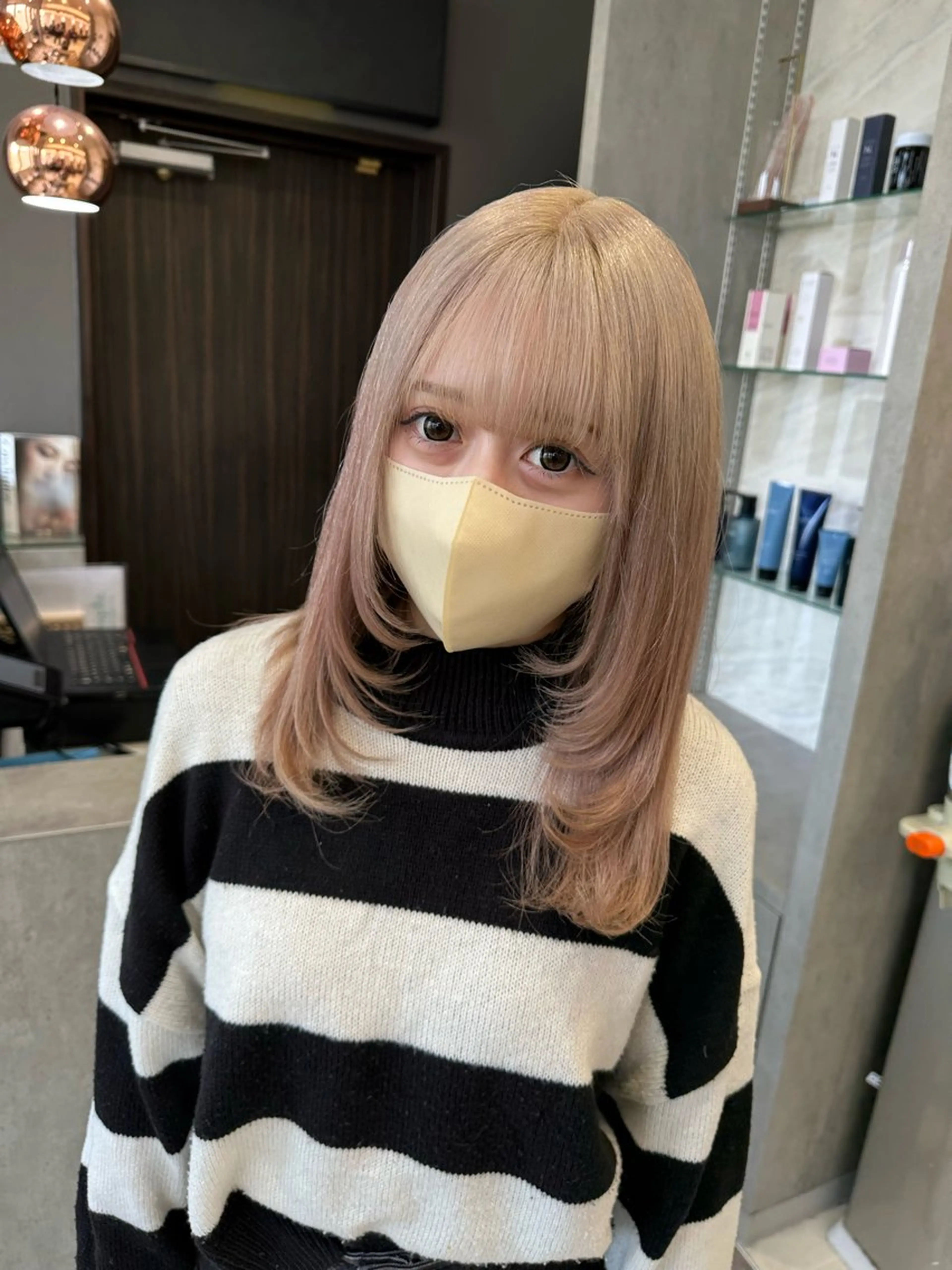 ハイクオリティ全体ブリーチカラーの写真