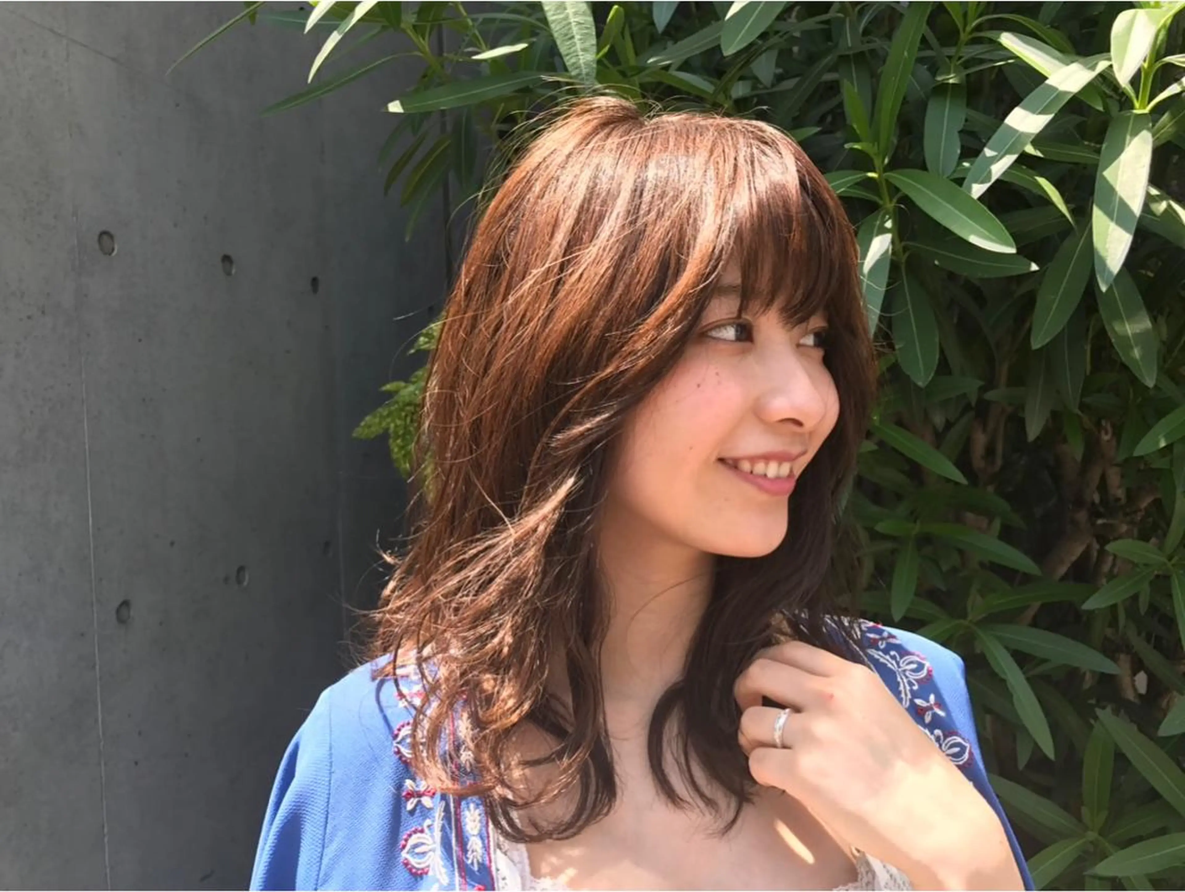 ミディアム カラー パーマ ヘアアレンジ メンズ キッズ ネイル マツエク・マツパ アイブロウ ミディアムパーマ メンズバレイヤージュ メンズブリーチ フェードカット メンズハイライト カット ヘアカラー 髪質改善🇰🇷 レイヤーカット/梅田のヘアスタイル