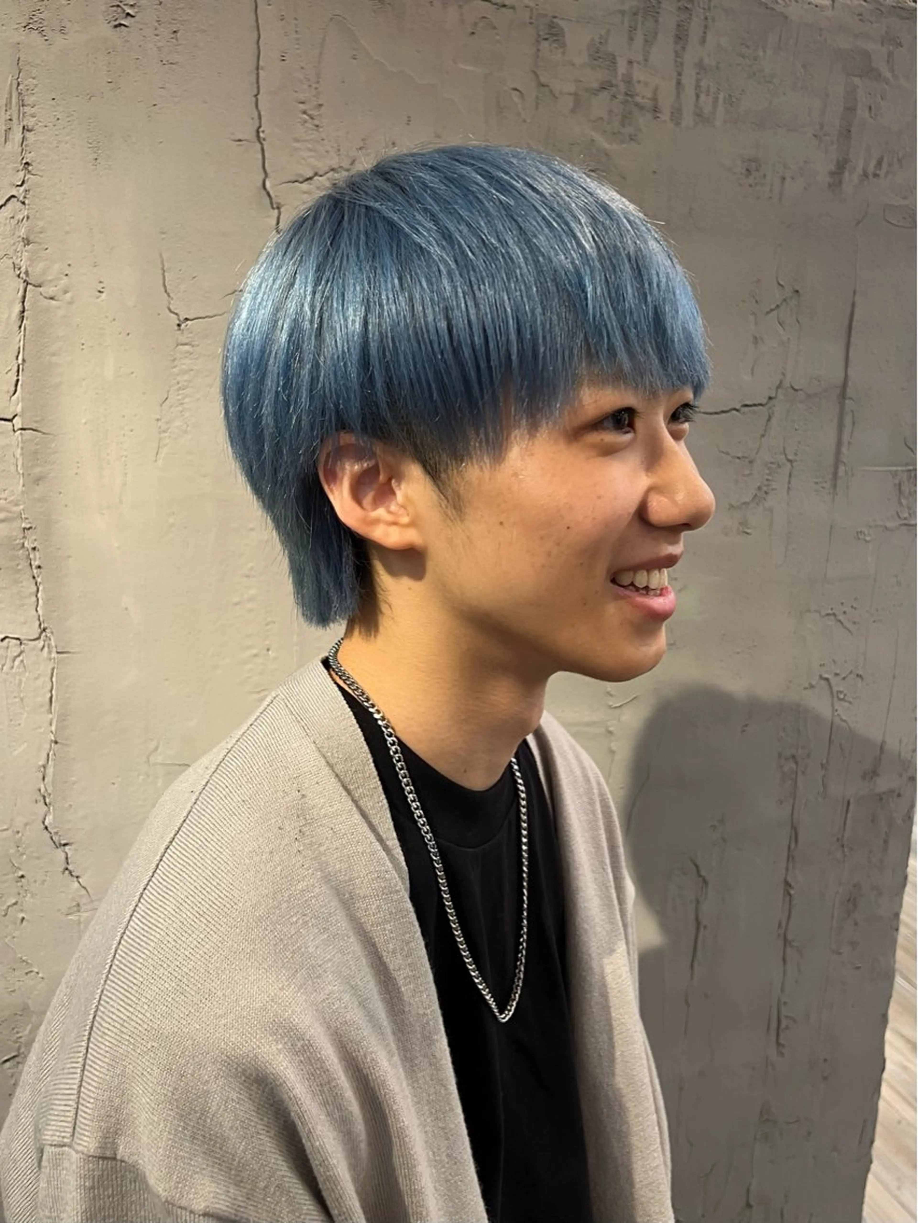 カラー メンズ ブロンド ブルーカラー シルバー ホワイトシルバー カット ヘアカラー トリートメント いぐちしょうた🫧 VISAGEbaskのヘアスタイル