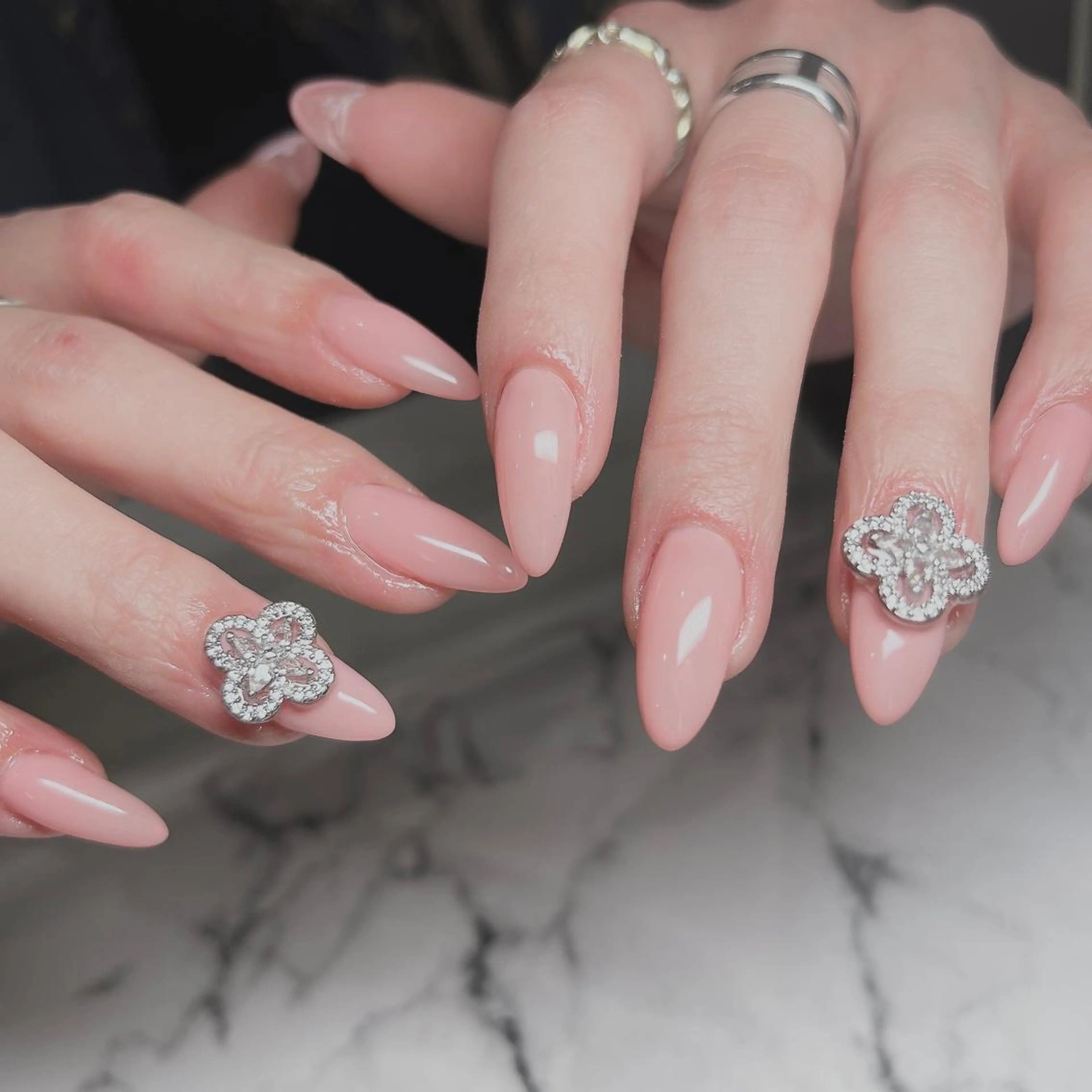 ネイル ハンドネイル NEO Beauty Salon所属・𝐍𝐄𝐎 𝐉𝐔𝐑𝐈のネイルデザイン