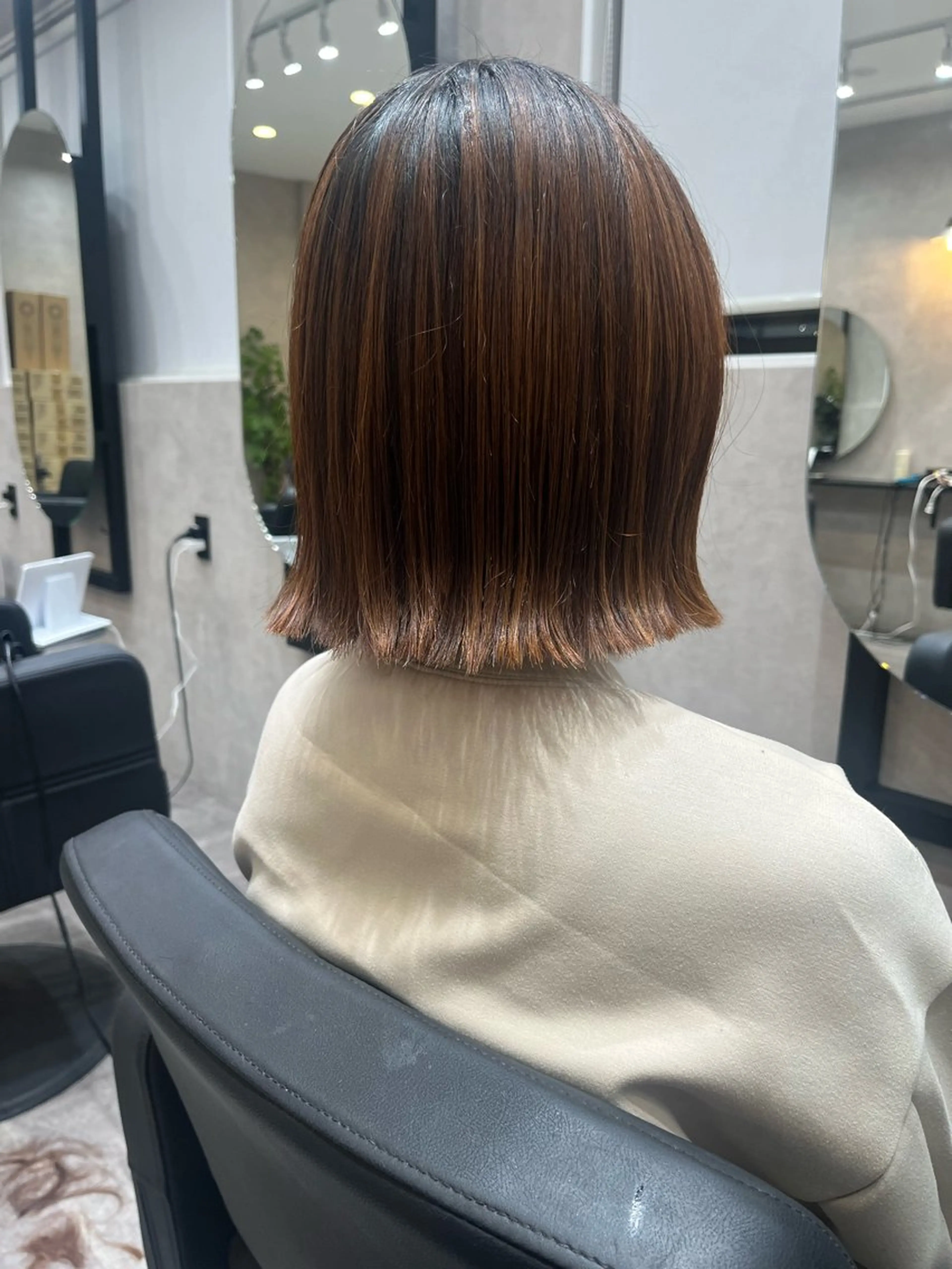 ミディアム ボブ 外ハネヘア 森本峻介 ボブ/透明感カラーのヘアスタイル