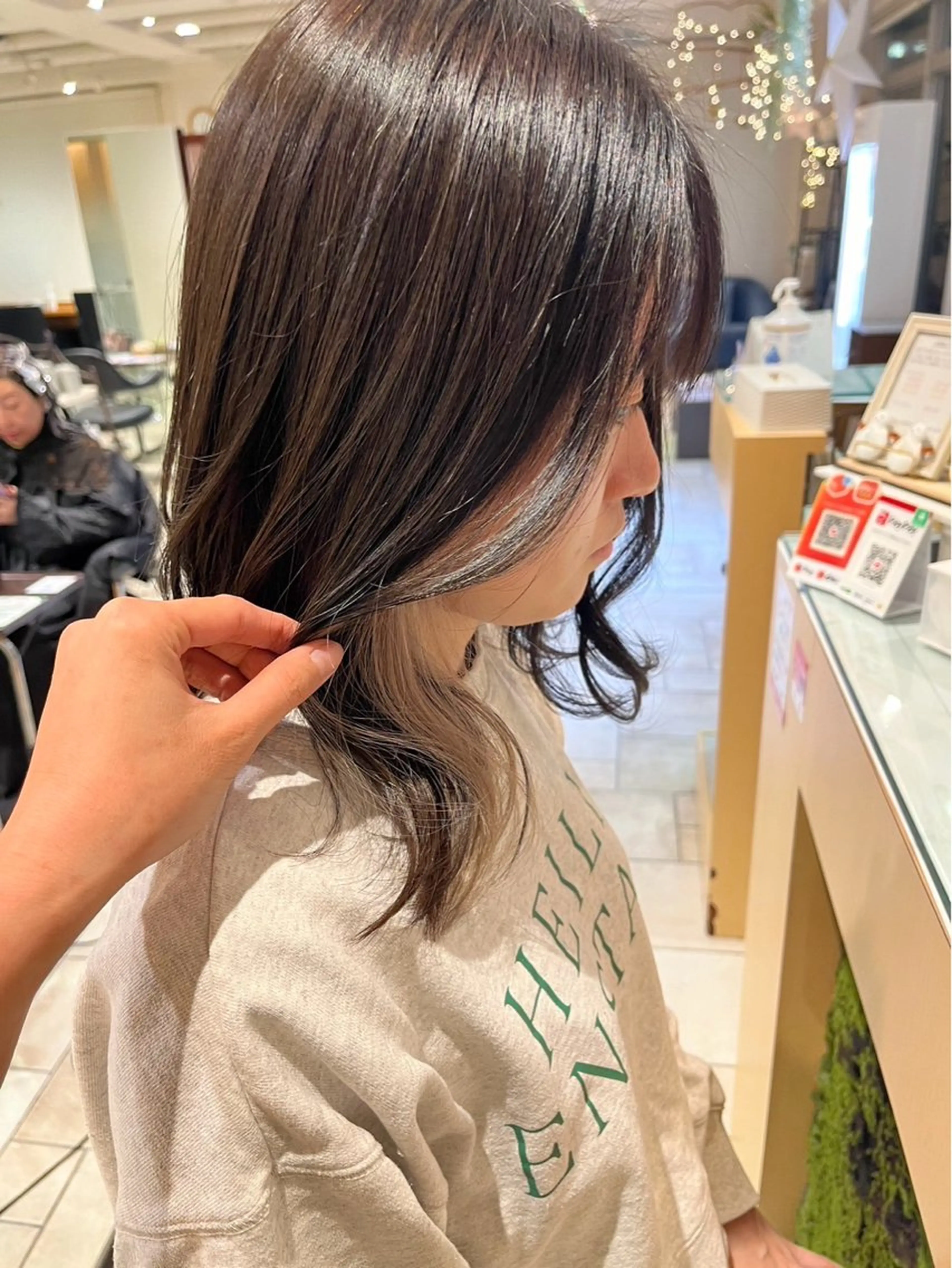 ミディアム カラー ブリーチ ダブルカラー エドルカラー インナーカラー ブリーチなしカラー カット ヘアカラー トリートメント 髪質改善/レイヤー/ ボブ/磯野史歩のヘアスタイル