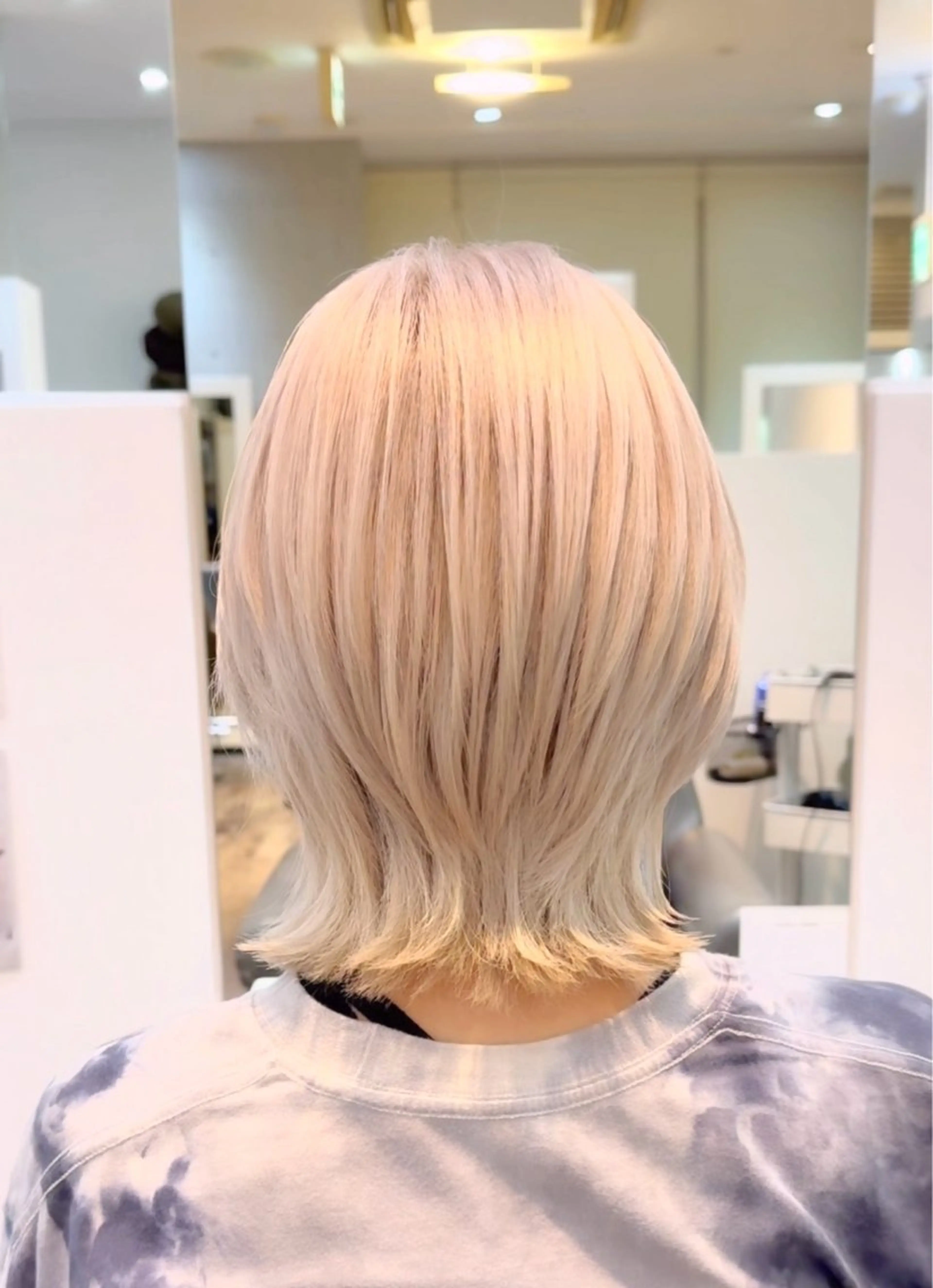 【ご新規様限定価格✨】 【平日限定】【レディース限定👩‍🦳】カット+ ケアブリーチWカラー 💛の写真