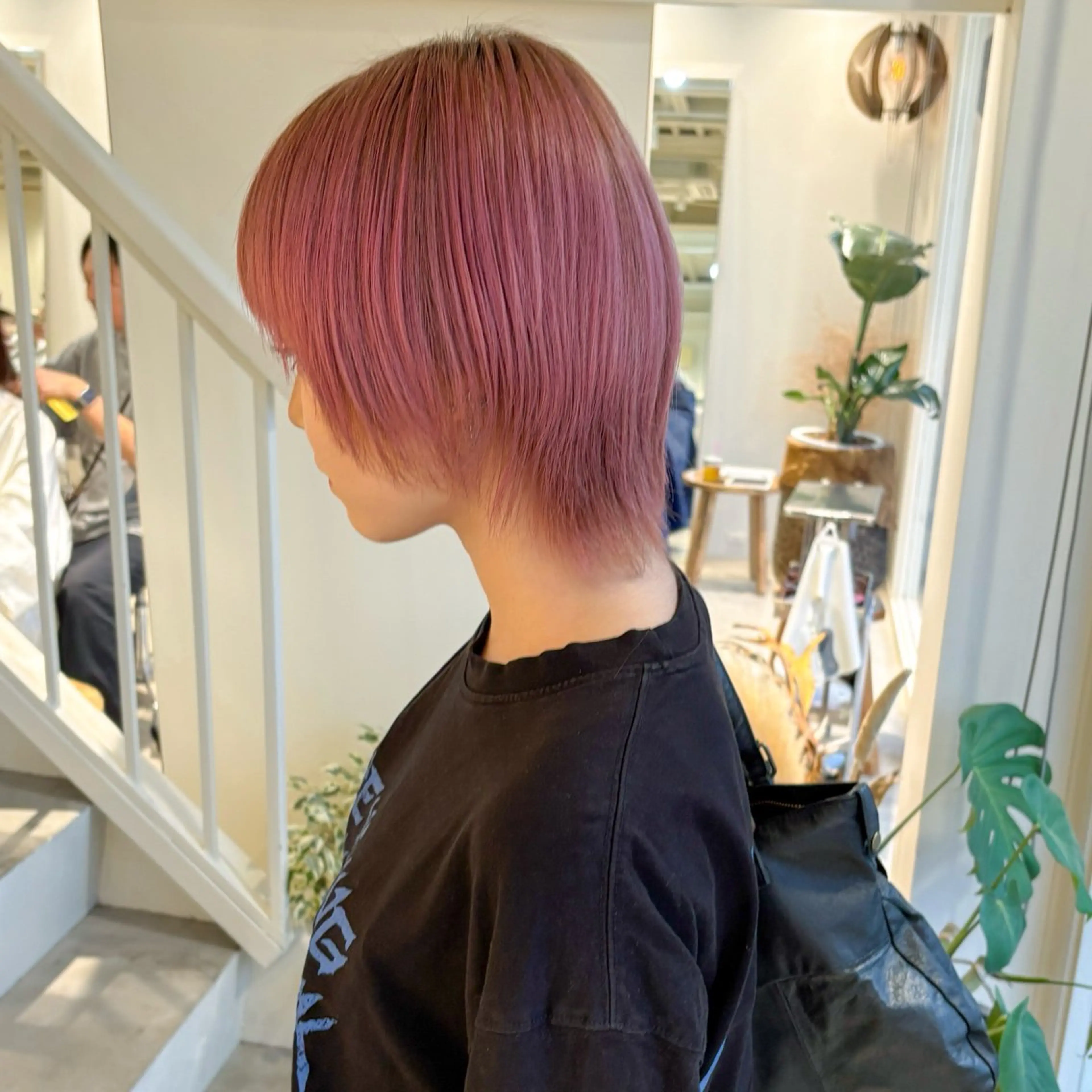 ショート レイヤーカット ウルフカット 安西 香利奈のヘアスタイル