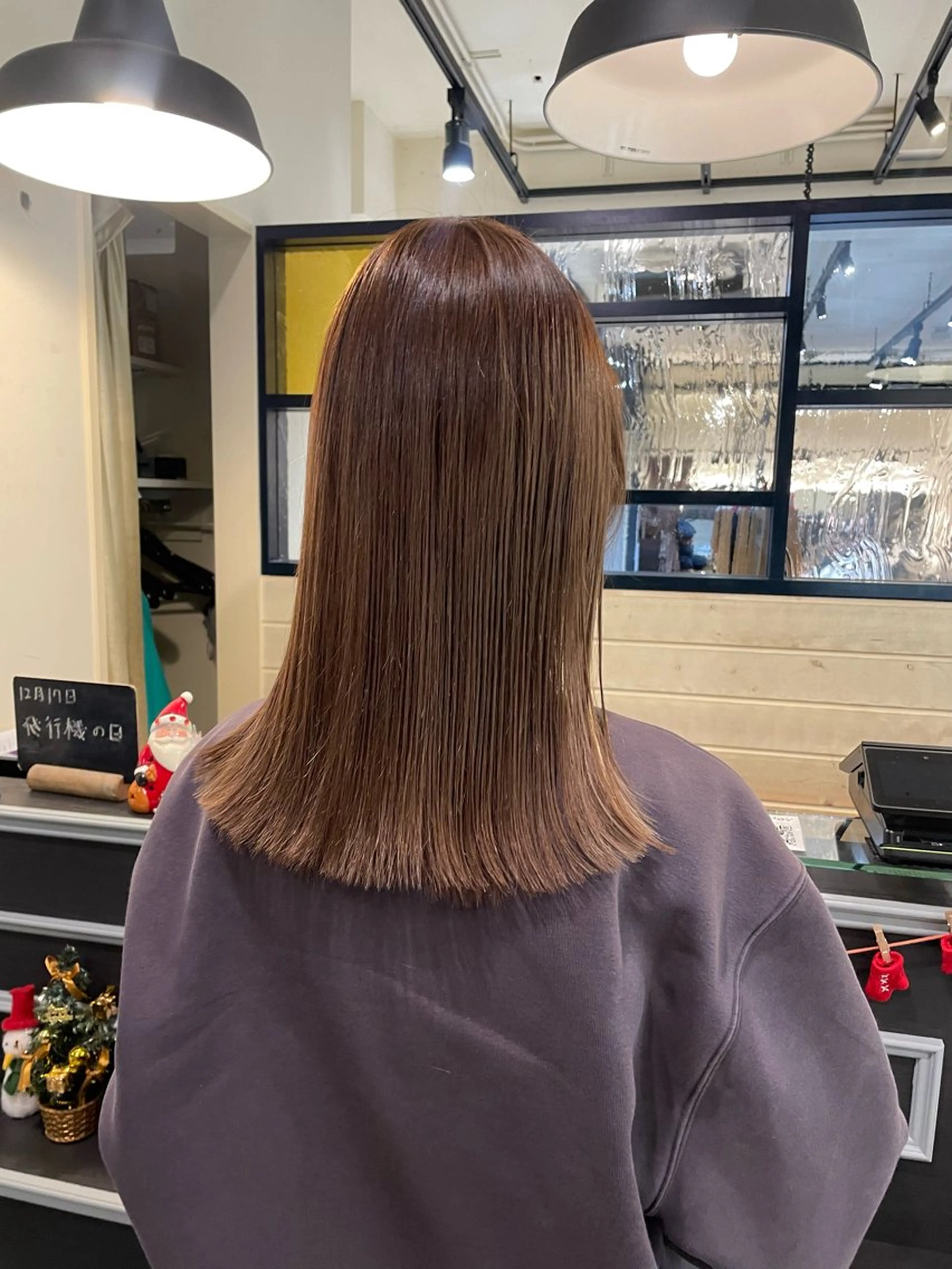 セミロング カラー スナコザワ レナのヘアスタイル