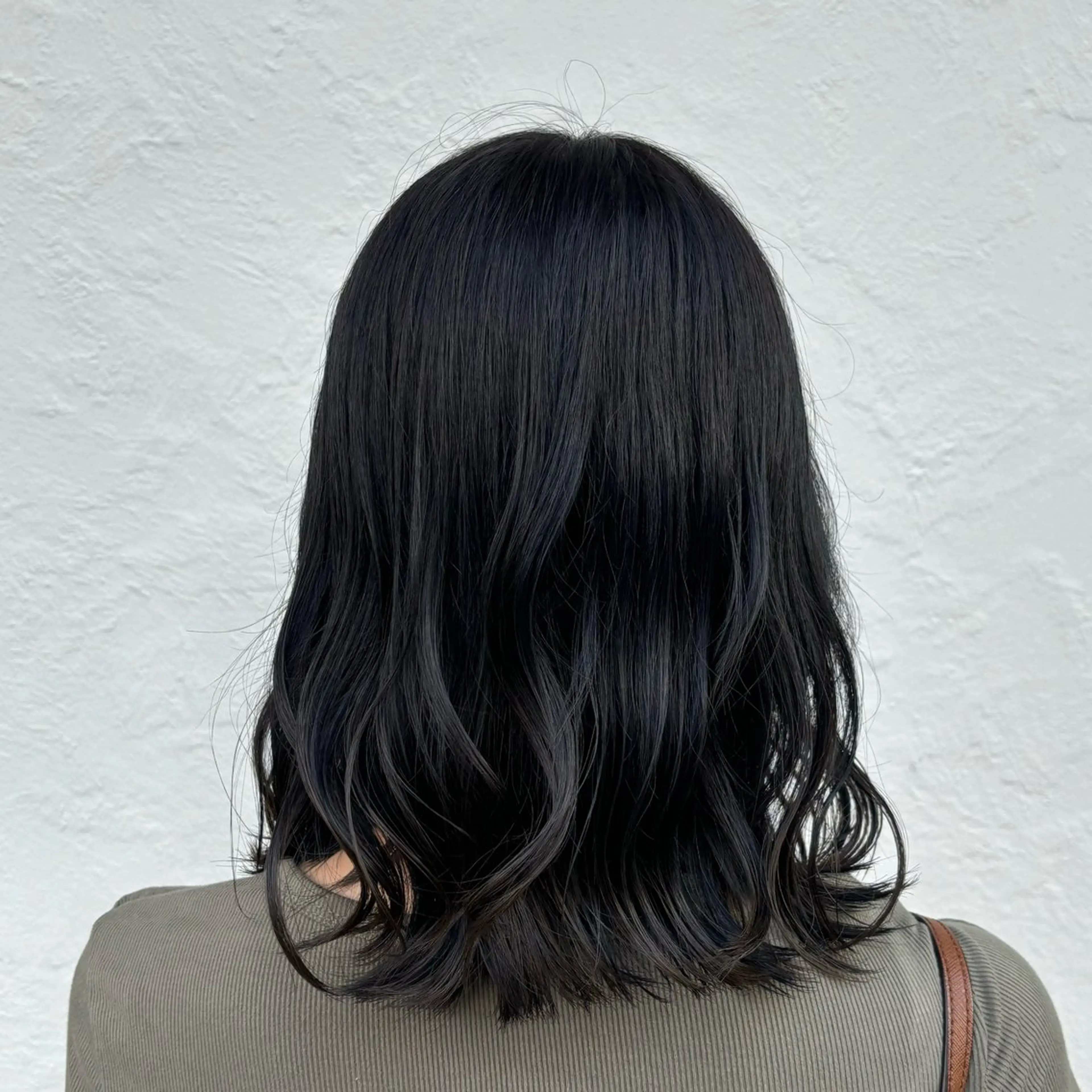 カラー ヘアカラー トリートメント しおり🍬 KOKORO🤍のヘアスタイル