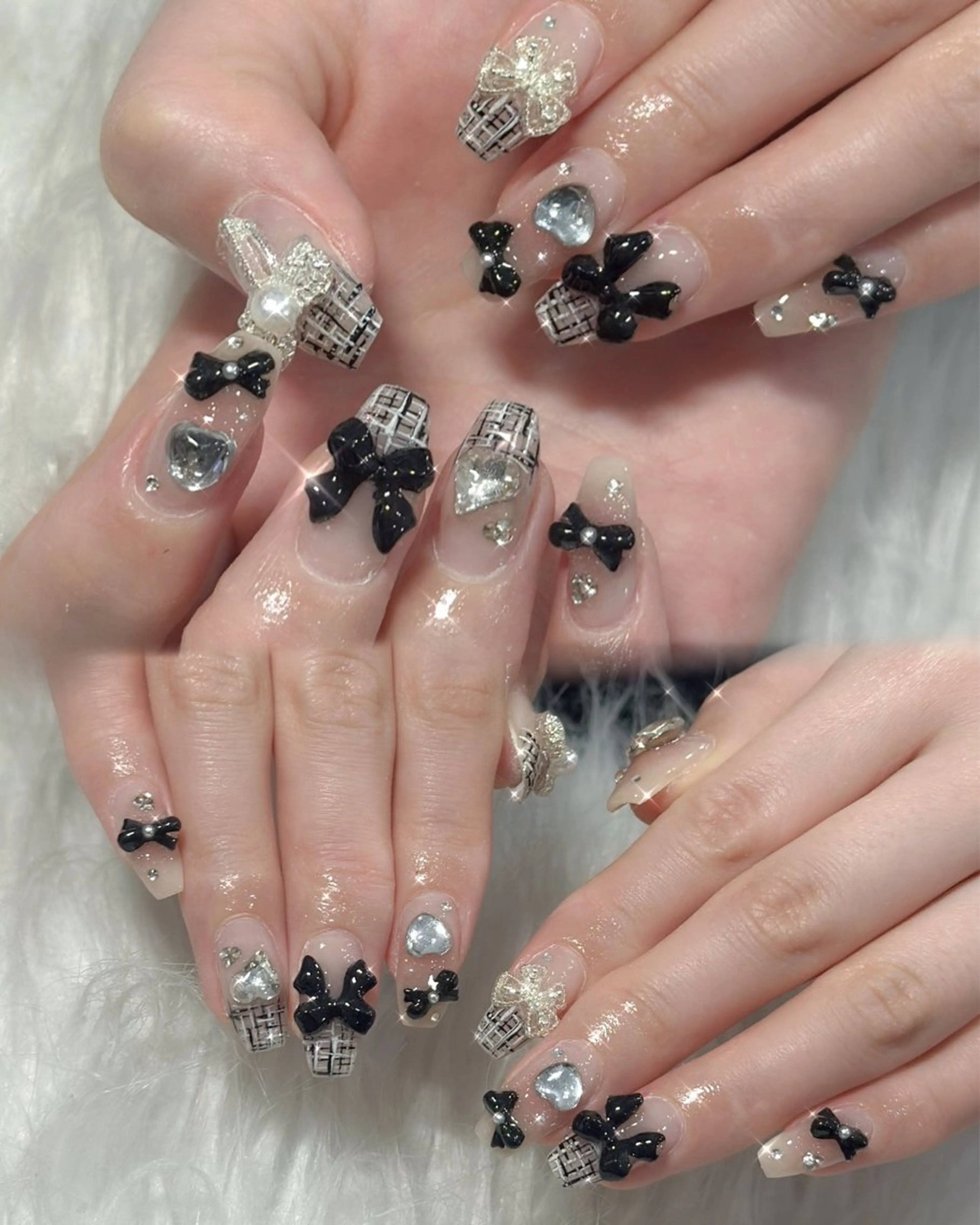 ネイル ハンドネイル フットネイル LAVISH nanamiのネイルデザイン