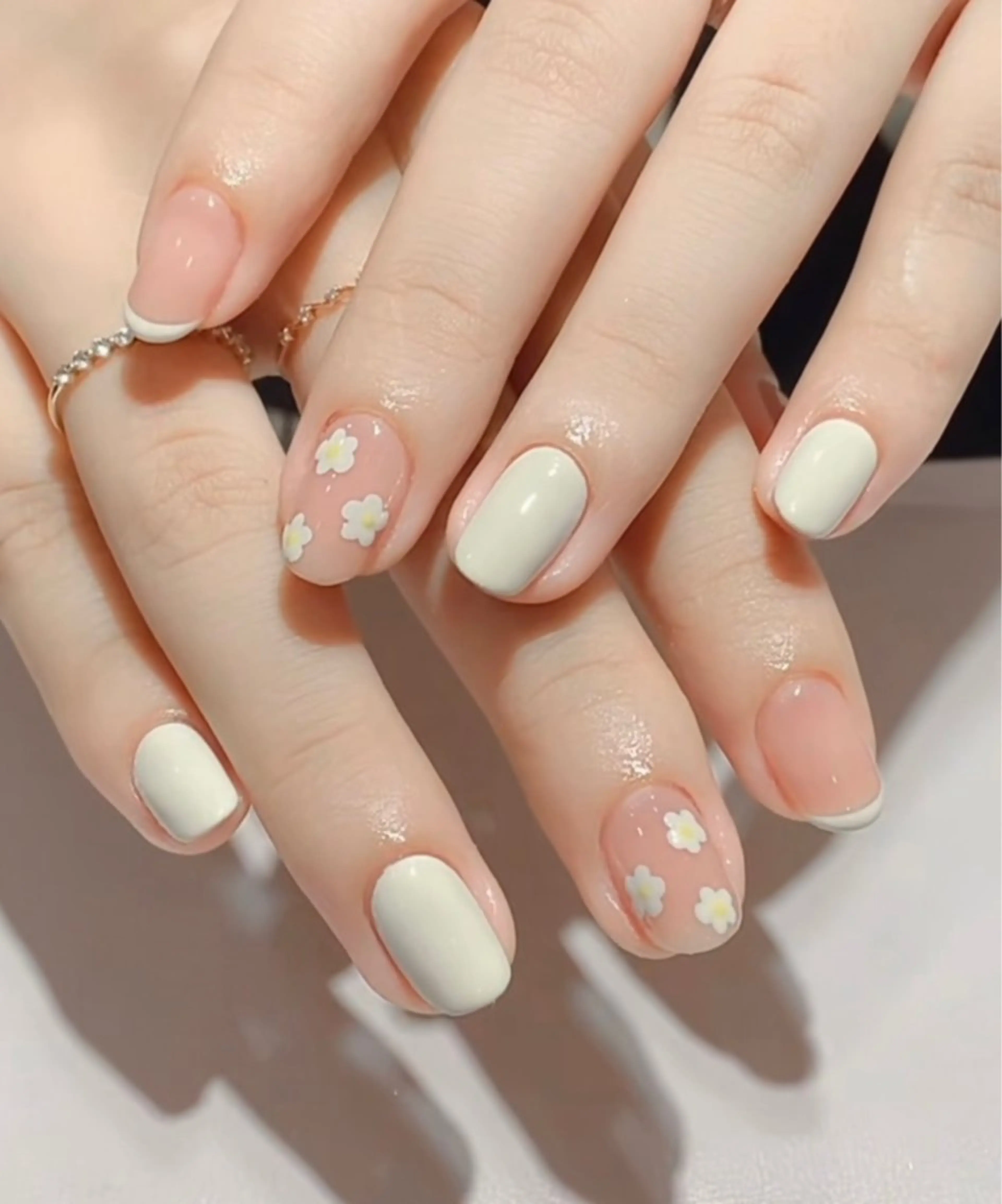 シンプルデザイン4本デザインの写真