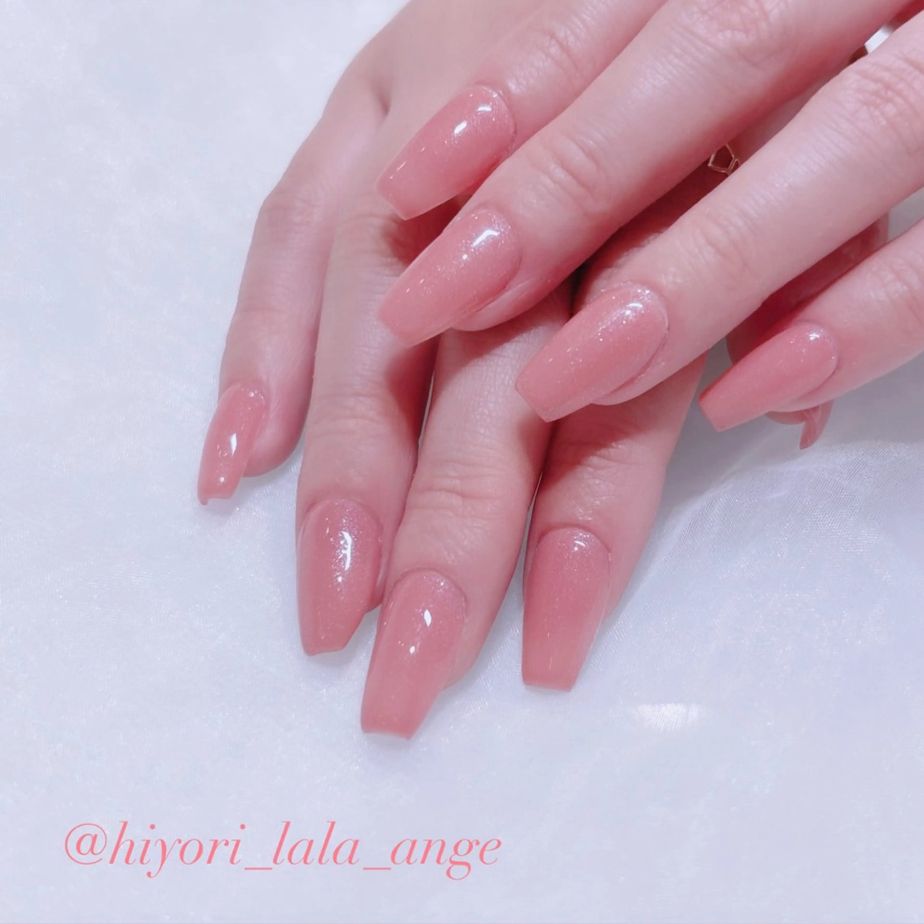 ネイル ワンカラーネイル シンプルネイル スクエアネイル ハンドネイル 🩷Hiyori 🩷のネイルデザイン