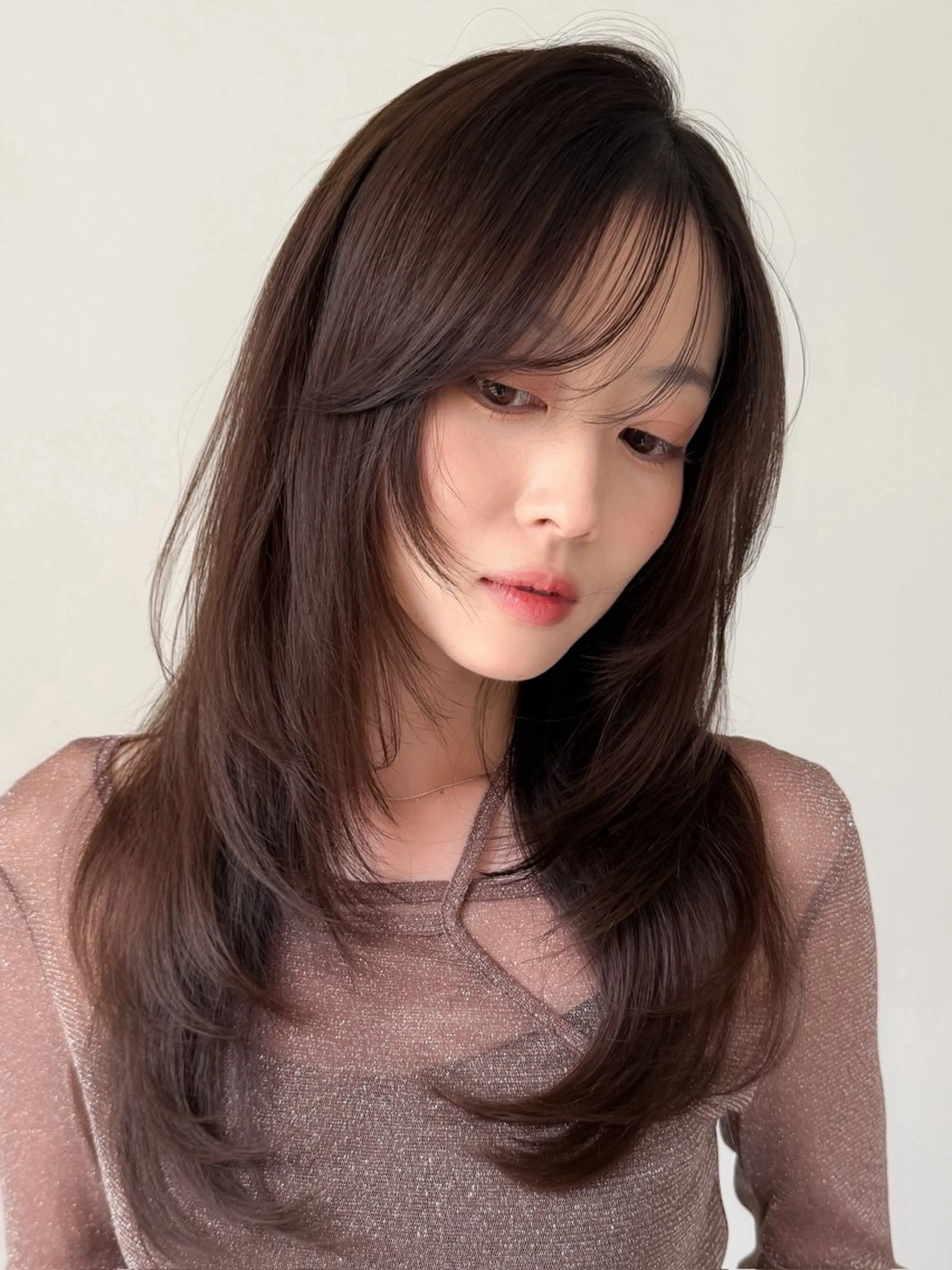 セミロング カラー ヘアアレンジ ブリーチ ダブルカラー イヤリングカラー イルミナカラー ブリーチなしカラー カット 立川レイヤー 透明感カラーaoiのヘアスタイル