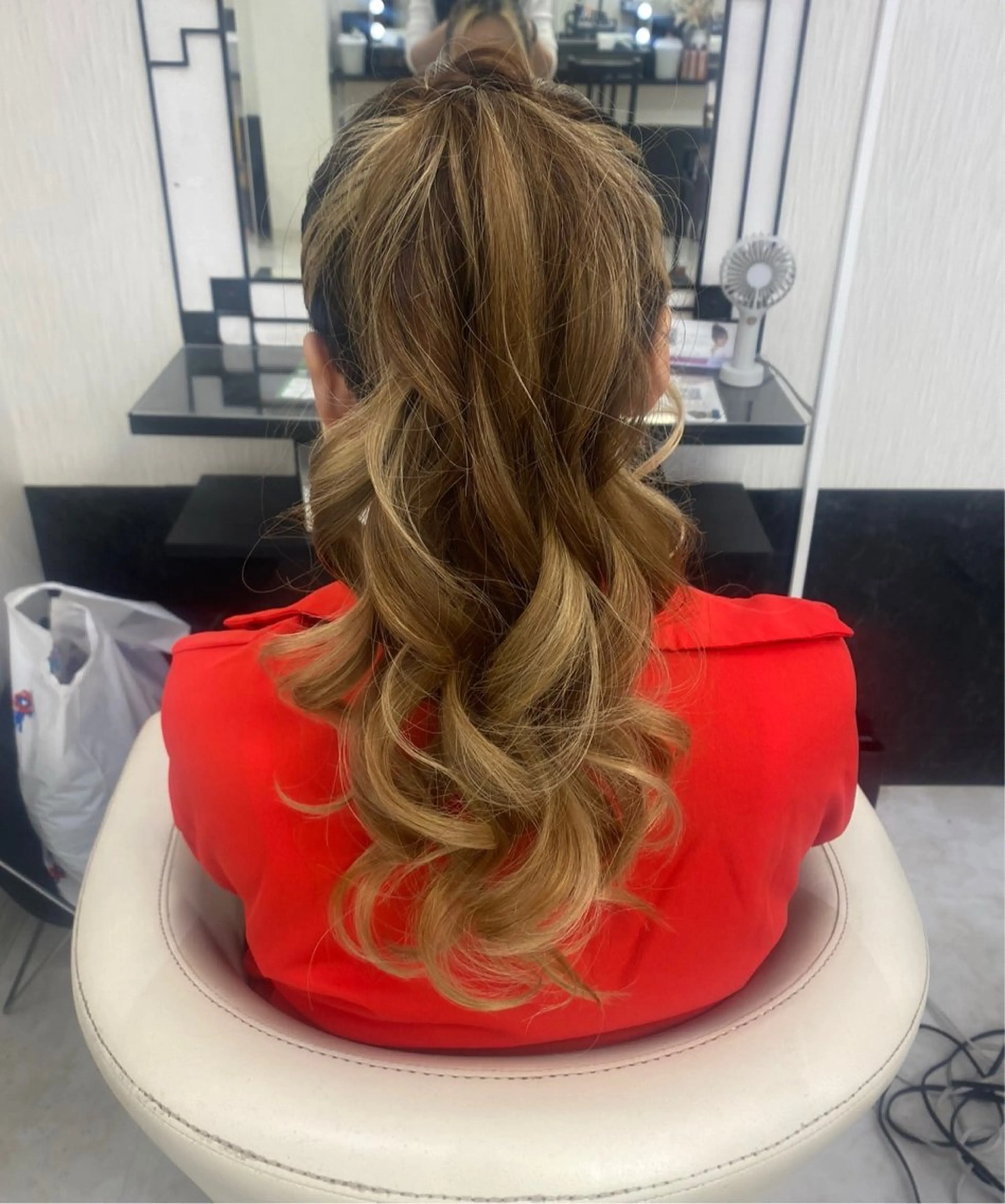 ロング ベルグロー🧡 心斎橋スタッフ🦋のヘアスタイル