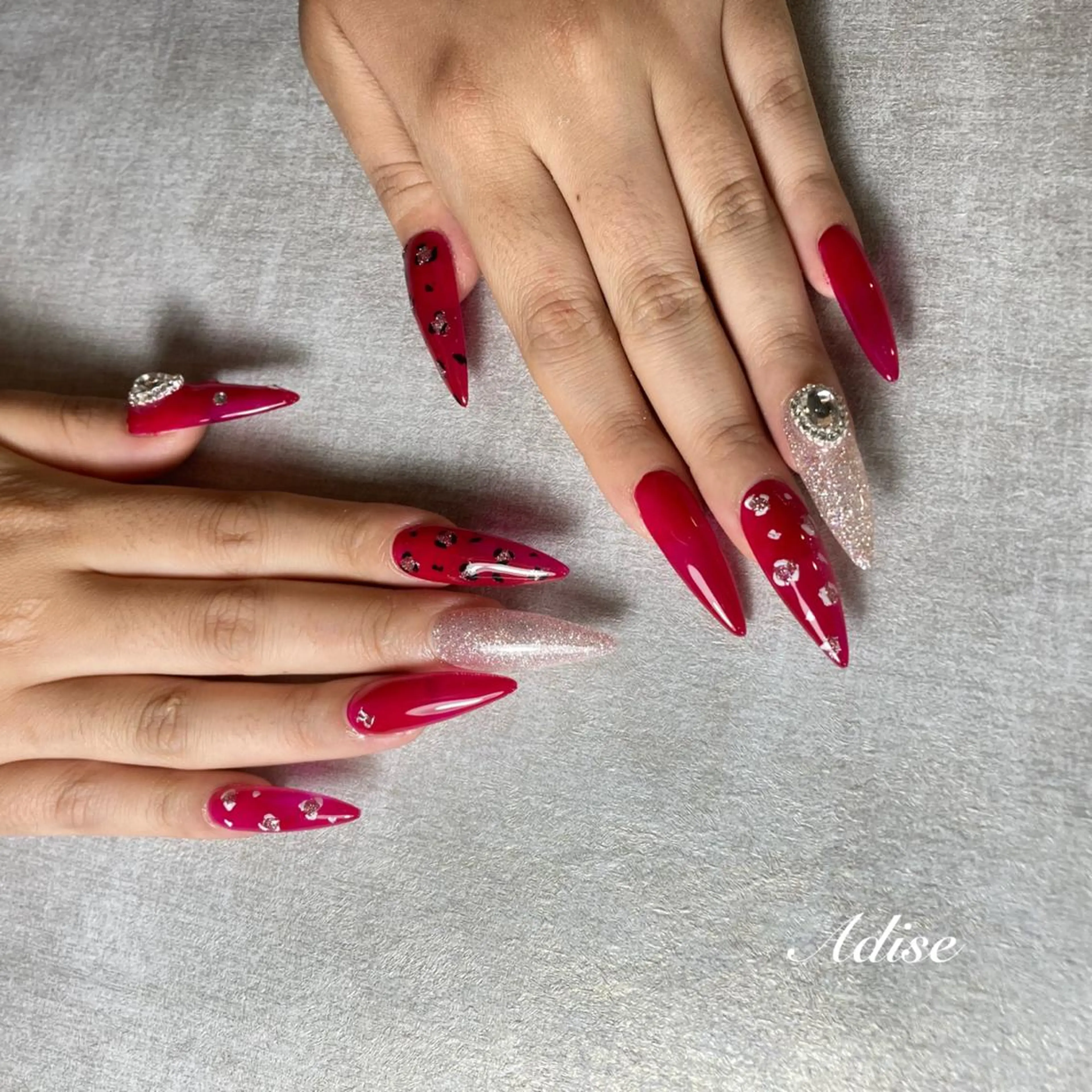 ネイル フレンチネイル グラデーション ニュアンスネイル オフィスネイル 第一印象専門サロン ADISEのエステ・リラクイメージ