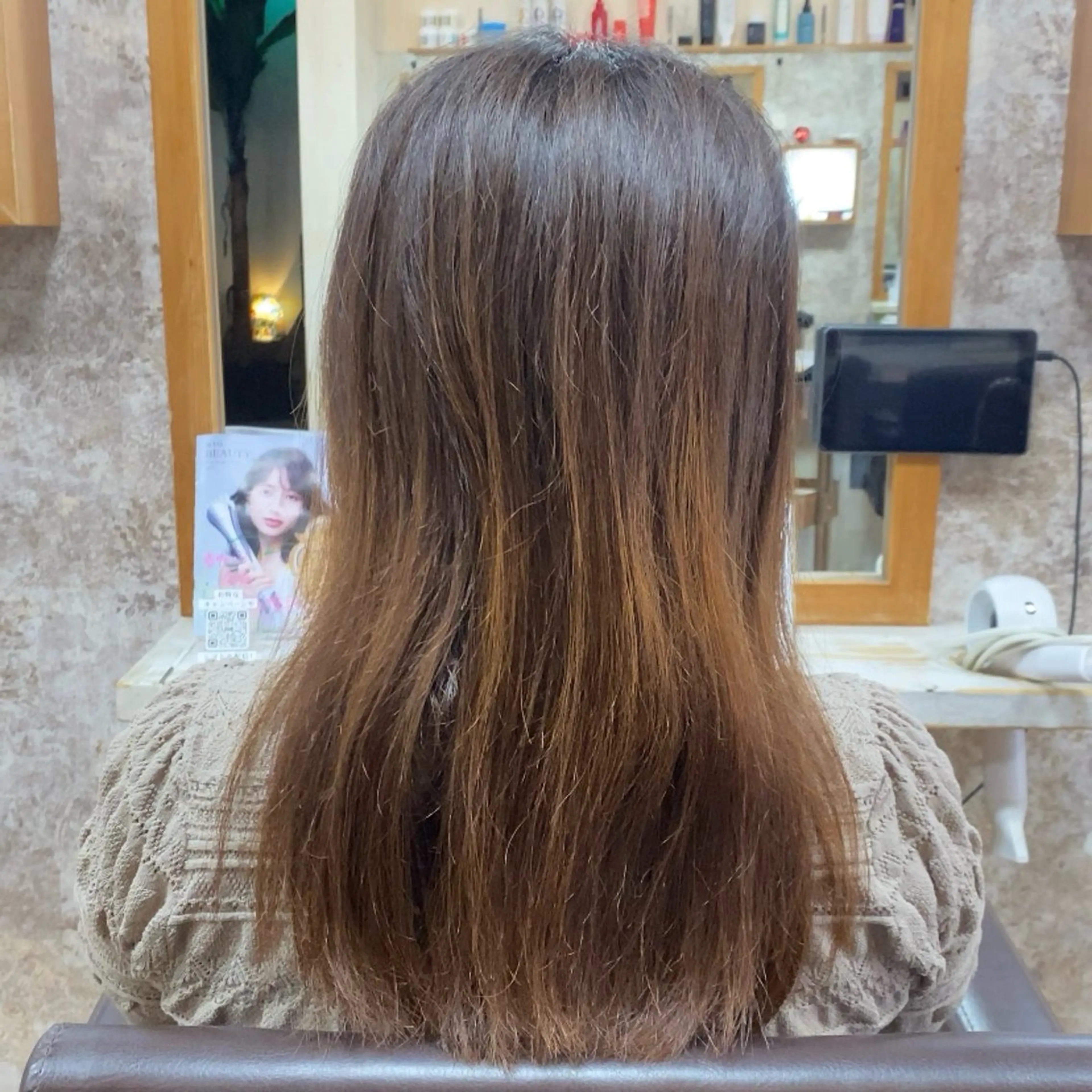 セミロング YELLOW CORN 金沢文庫所属・【金沢文庫4分】髪質 改善/縮毛矯正アラタのヘアスタイル