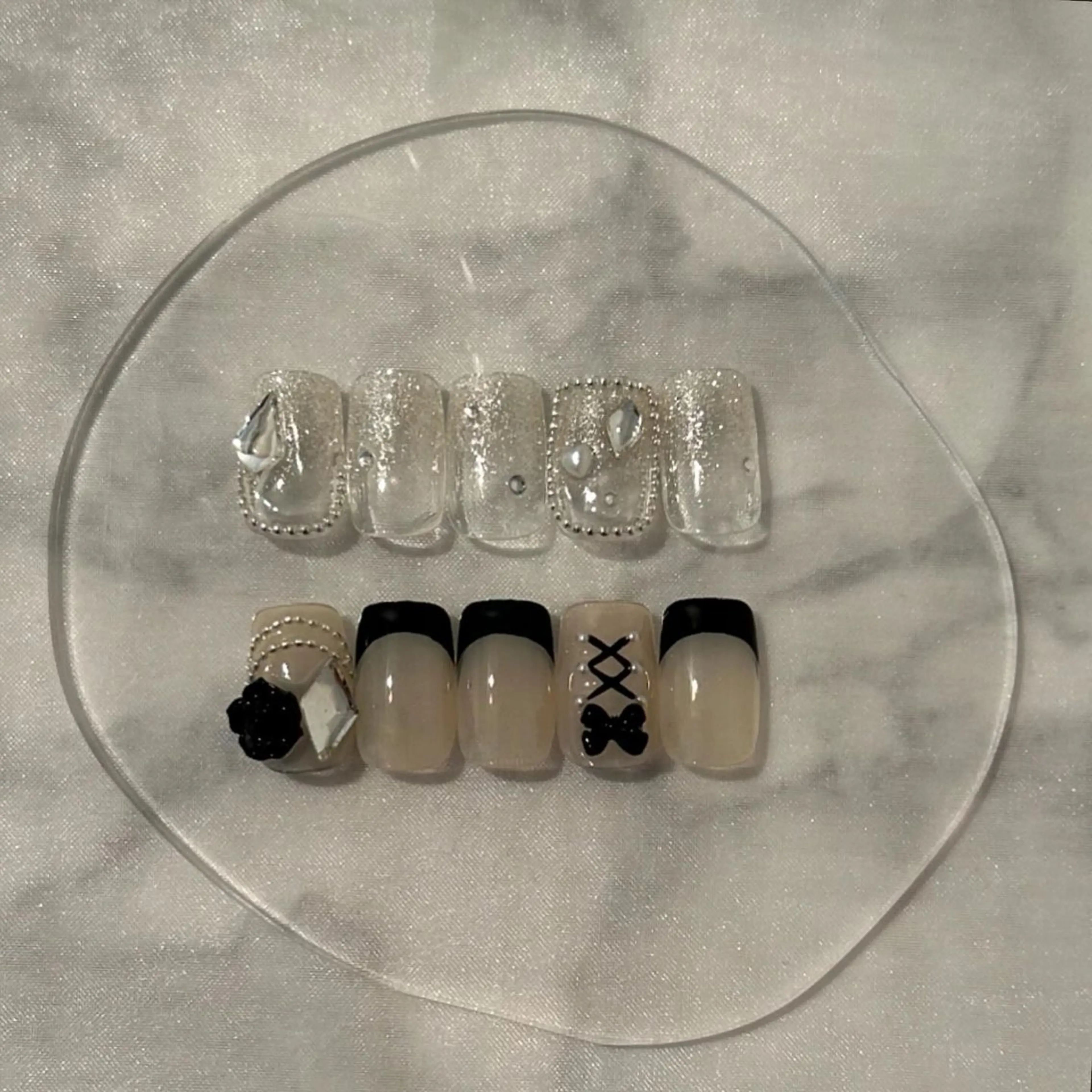 ネイル 成人式 フラワーネイル フレンチネイル ガーリー キラキラネイル ハンドネイル ハンドケア lyly.nail所属・lylynail YUUKAのネイルデザイン