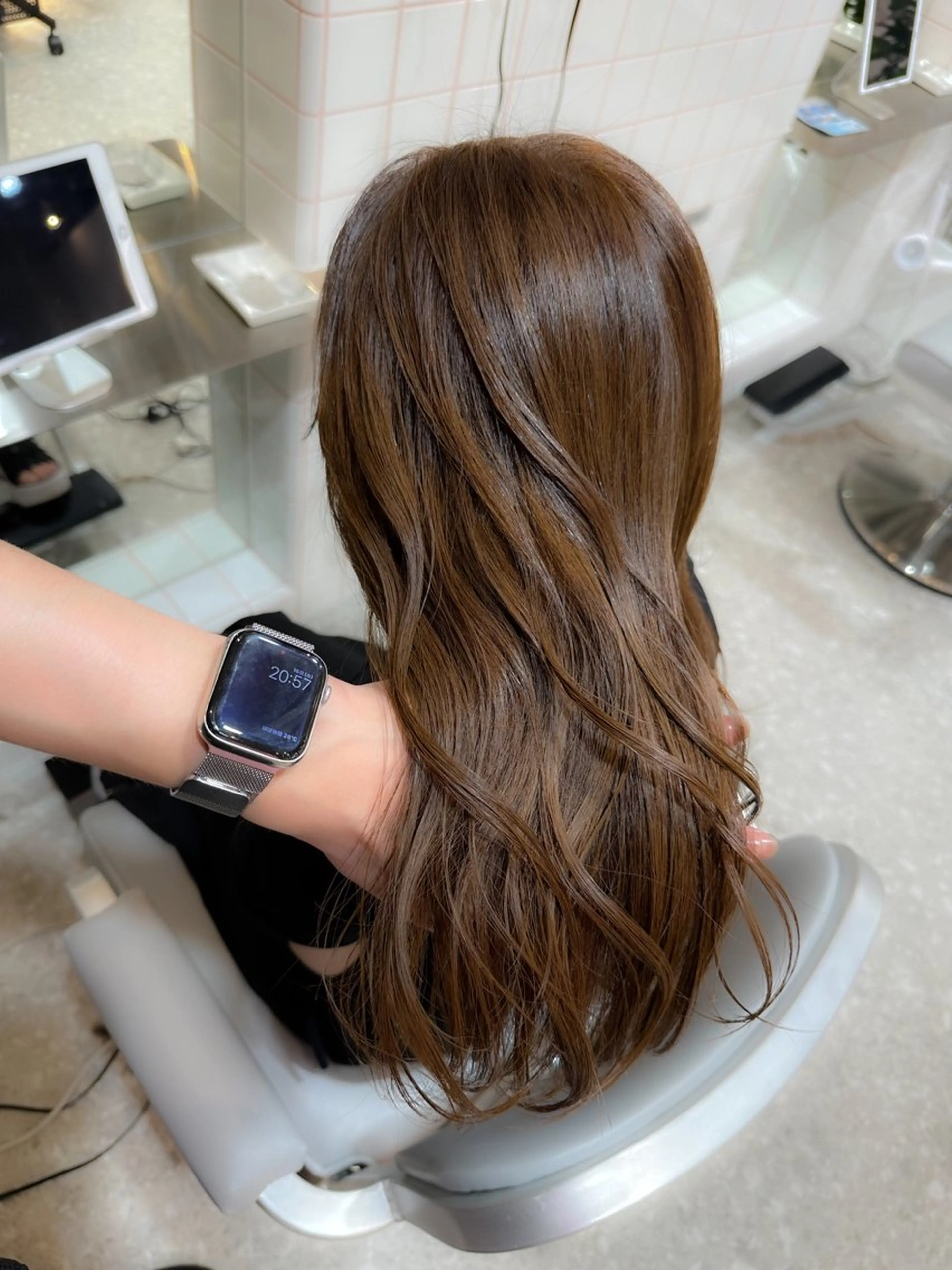 セミロング カラー シールエクステ セミロングパーマ ブリーチ ケアブリーチ ダブルカラー カット ヘアカラー トリートメント 新宿/韓国風レイヤー 髪質改善/渋谷直樹のヘアスタイル