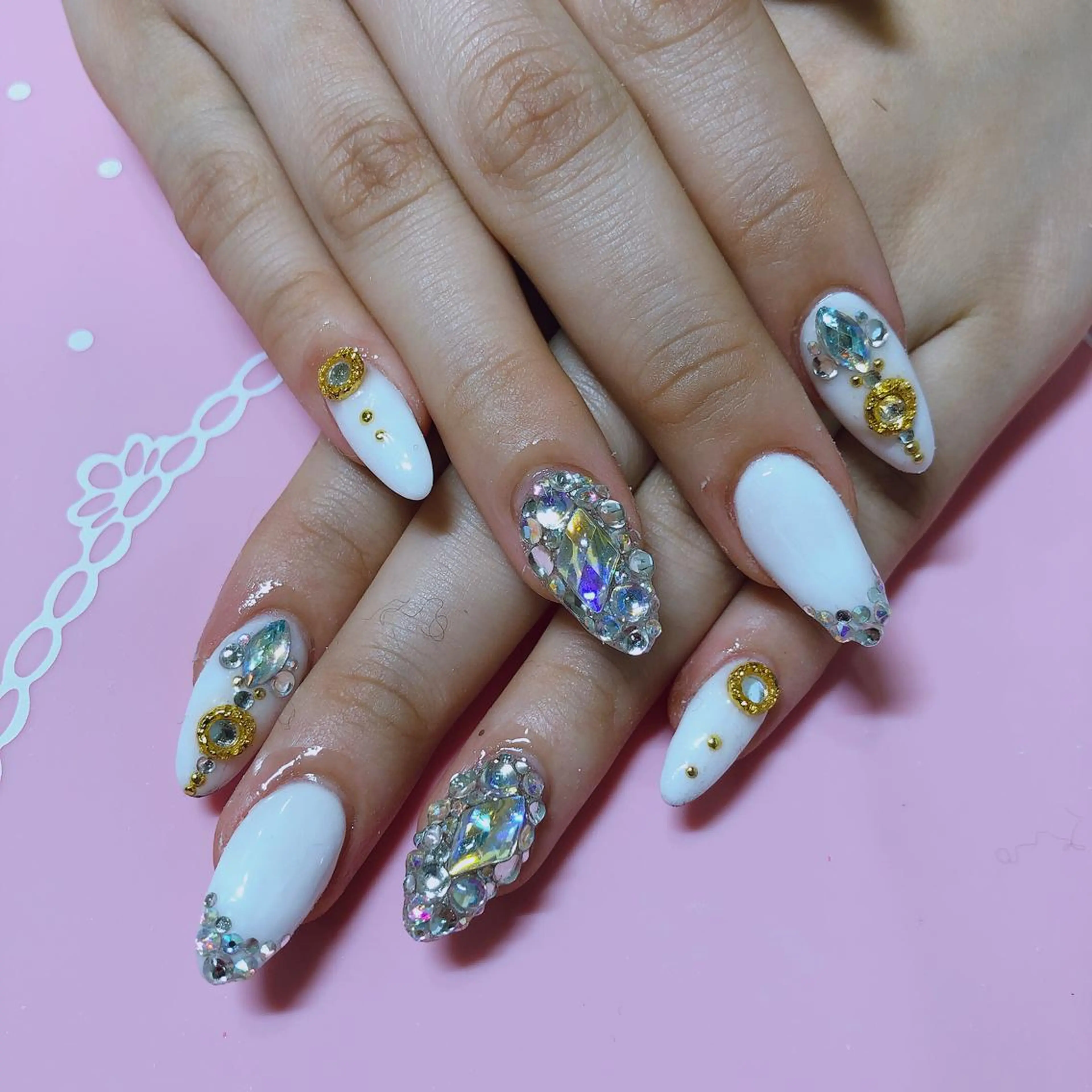 ミディアム ネイル ハンドネイル 《LB》ラブリエ Nail&eyeのマツエク・マツパデザイン