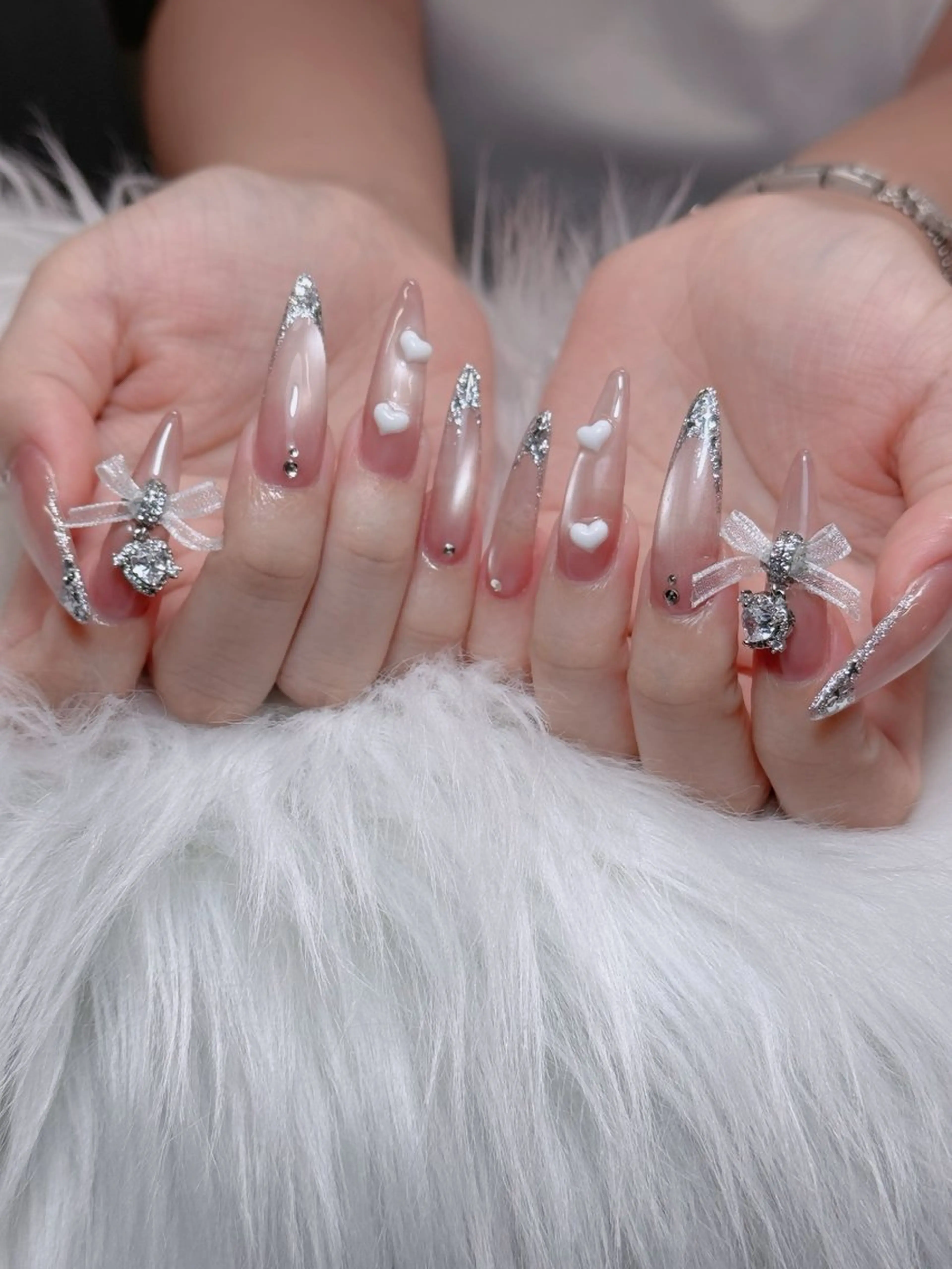 ネイル オーロラネイル チークネイル フットネイル フレンチネイル 韓国ネイル Lumi Nail 新大久保3‘のネイルデザイン