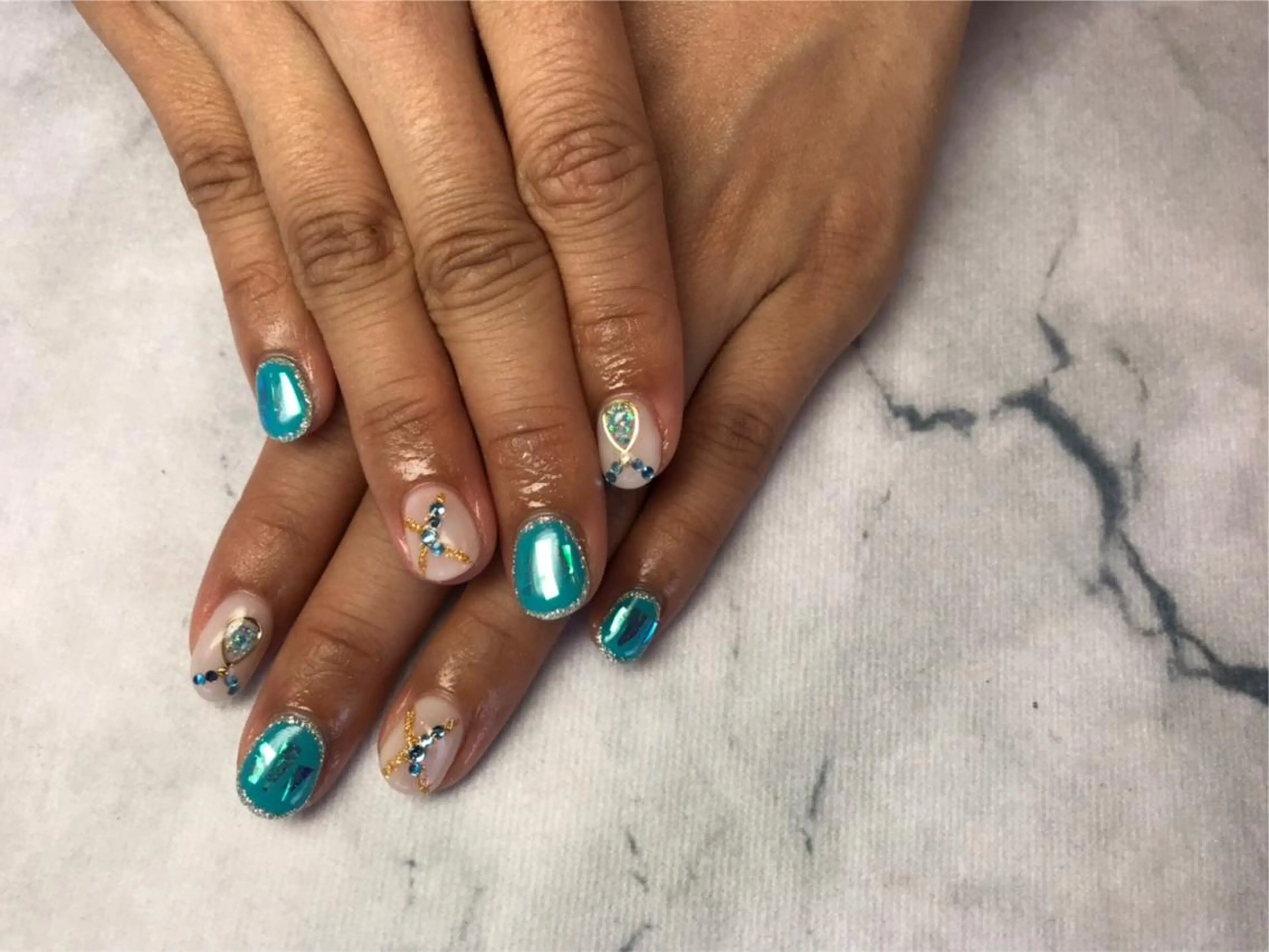 ネイル ネイルリボン 伊藤のネイルデザイン