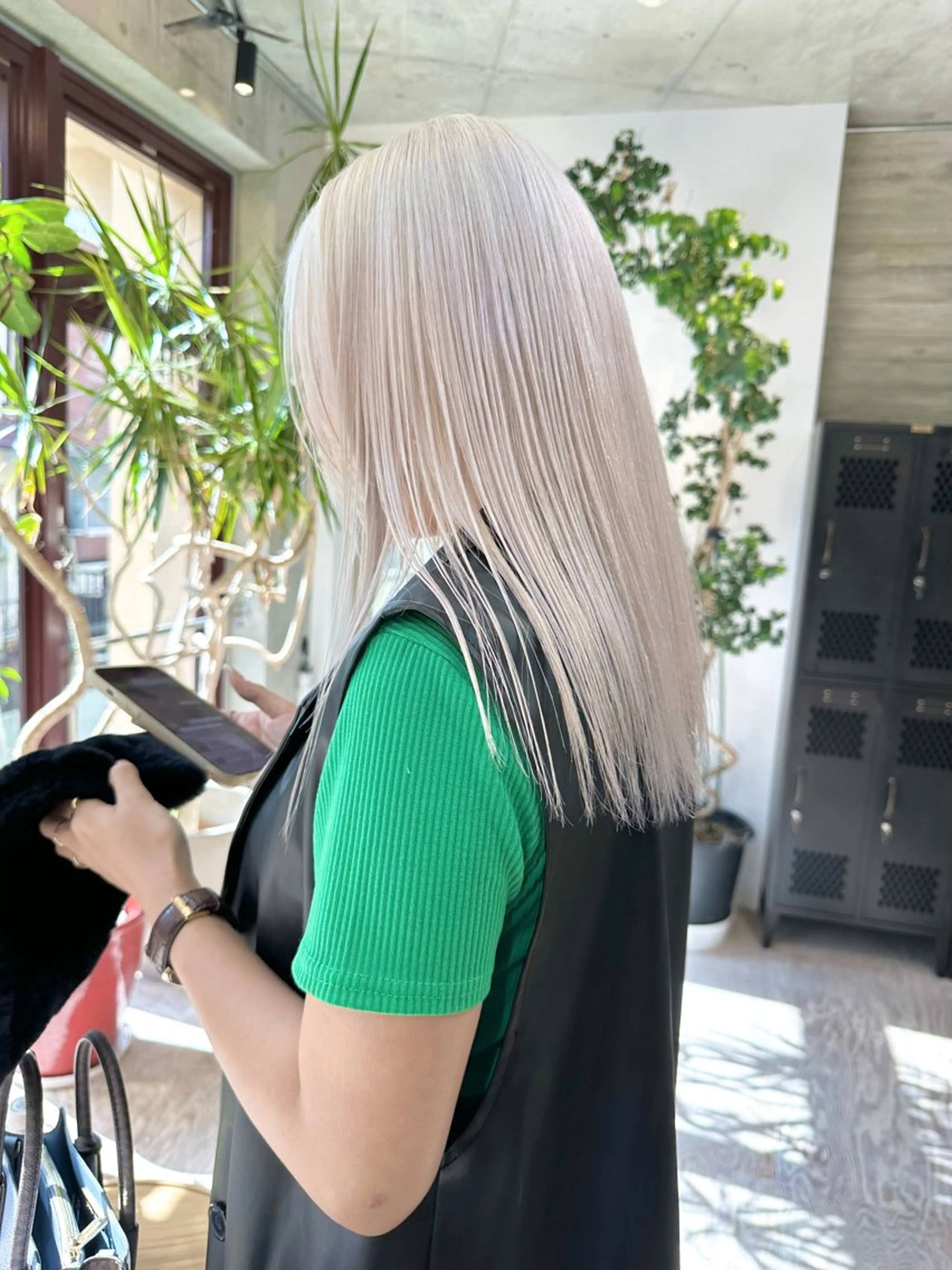 ミディアム カラー ハイトーンカラー ヘアカラー トリートメント kai .のヘアスタイル