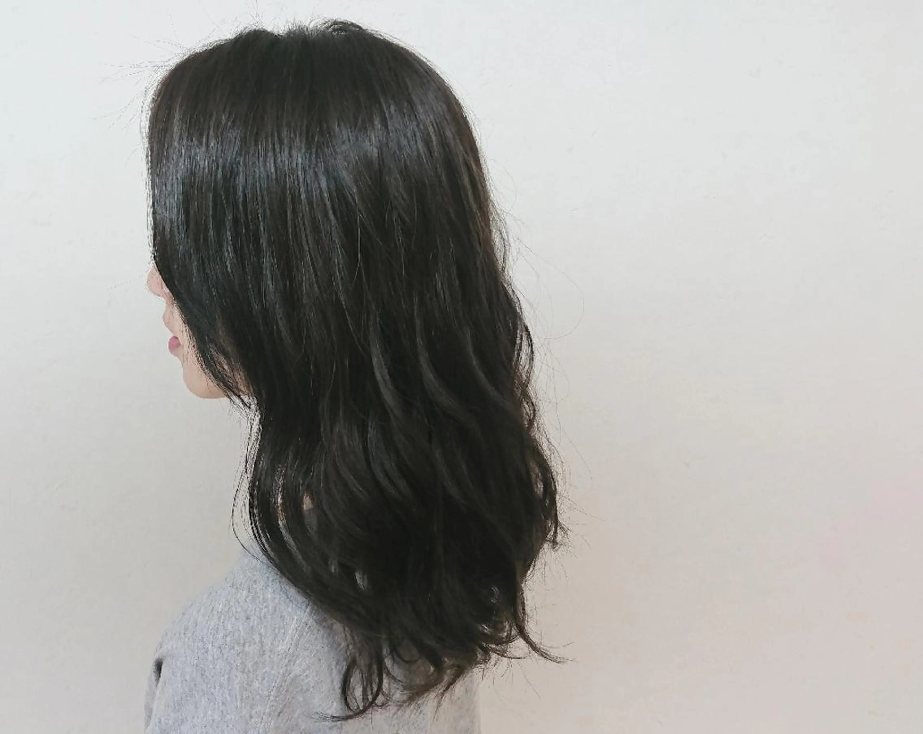 ロング カラー グラデーションカラー グレージュ ハイライトカラー ハイライト 透明感ハイライト◎ 伊藤夏海のヘアスタイル