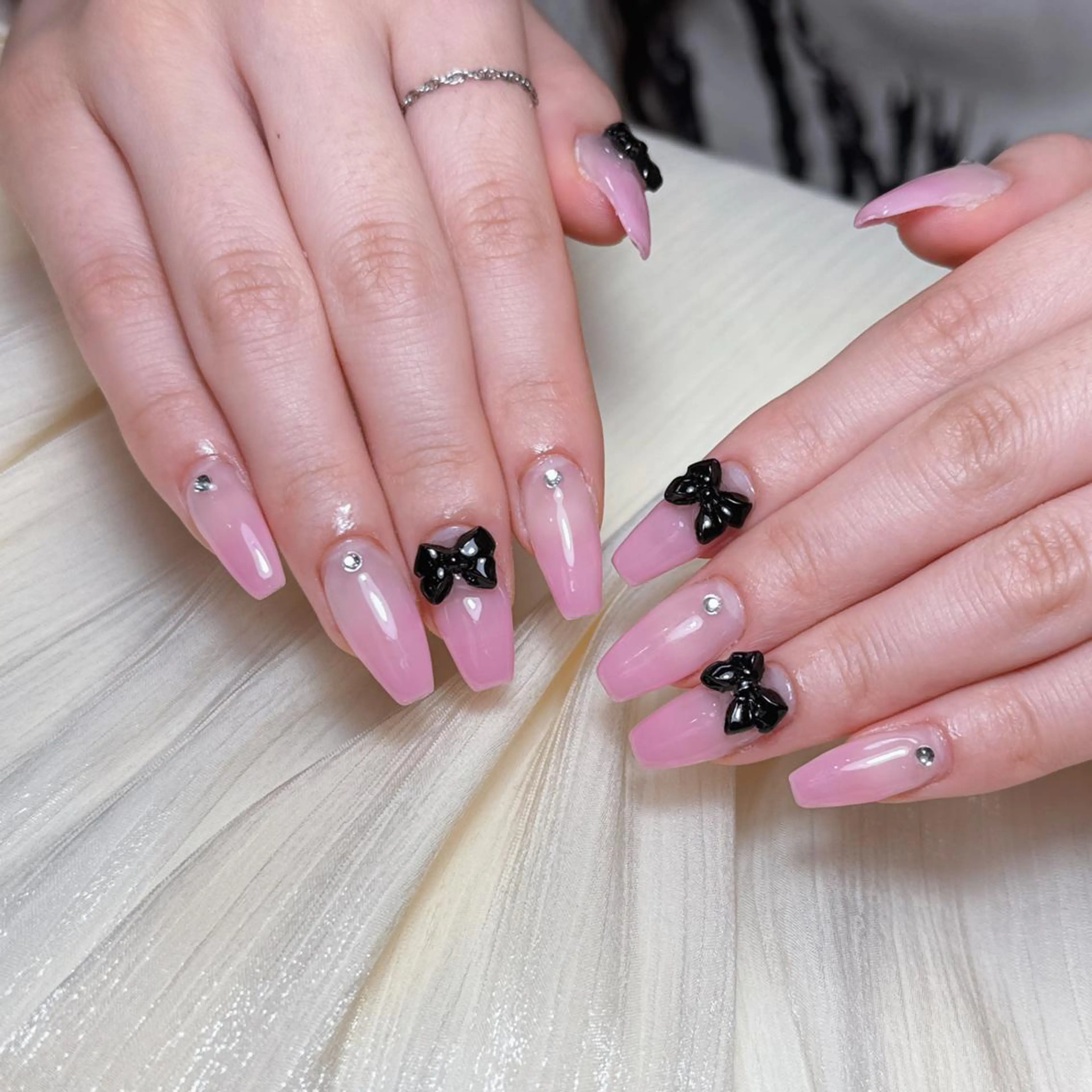 ネイル アートネイル オーロラネイル ガーリー キラキラネイル 韓国ネイル ハンドネイル Diamond NAIL💝のネイルデザイン