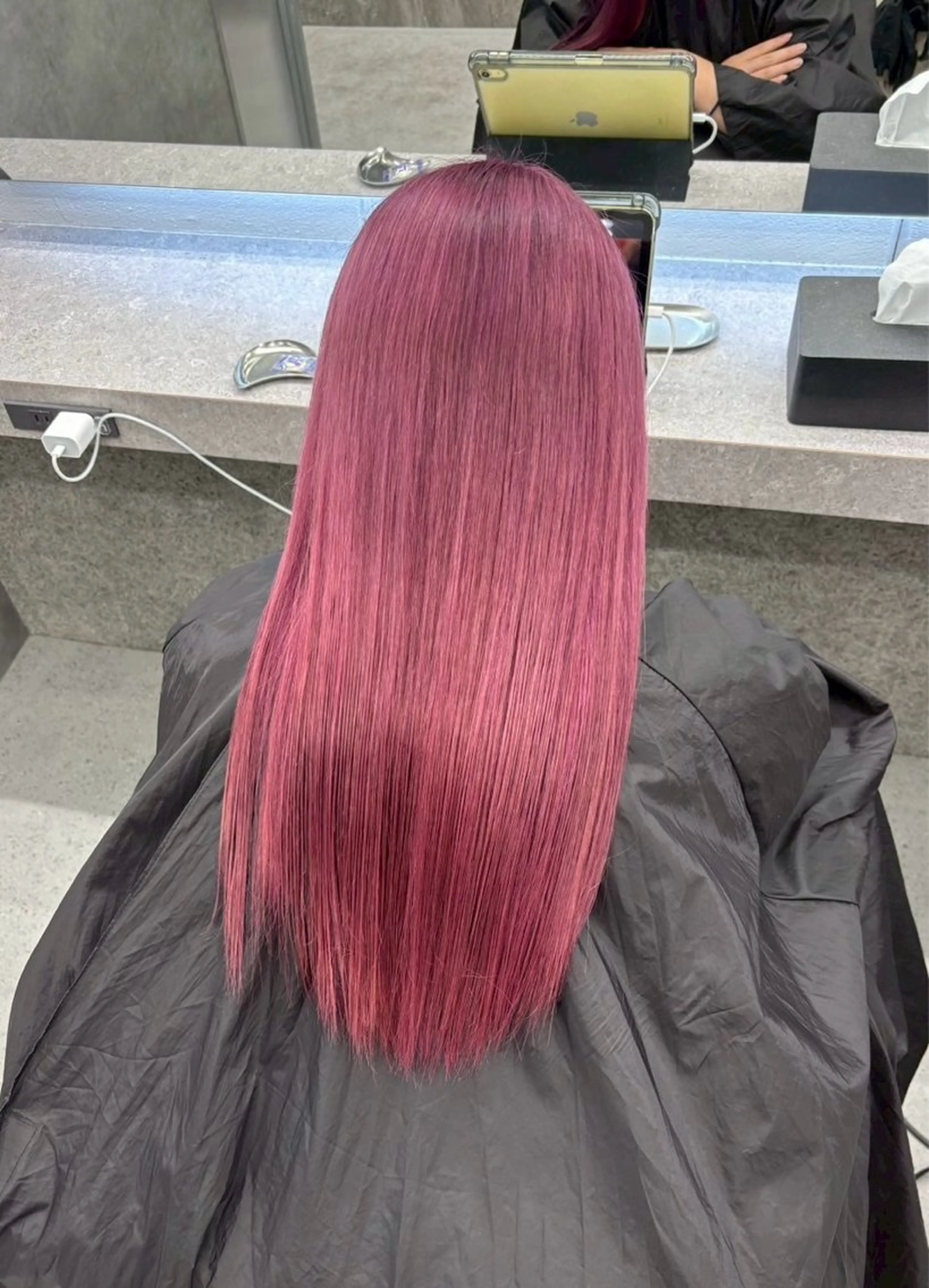 ロング カラー ブリーチ ピンクカラー ヘアカラー いろあそび 町田所属・ハイトーン🪼 mahoのヘアスタイル