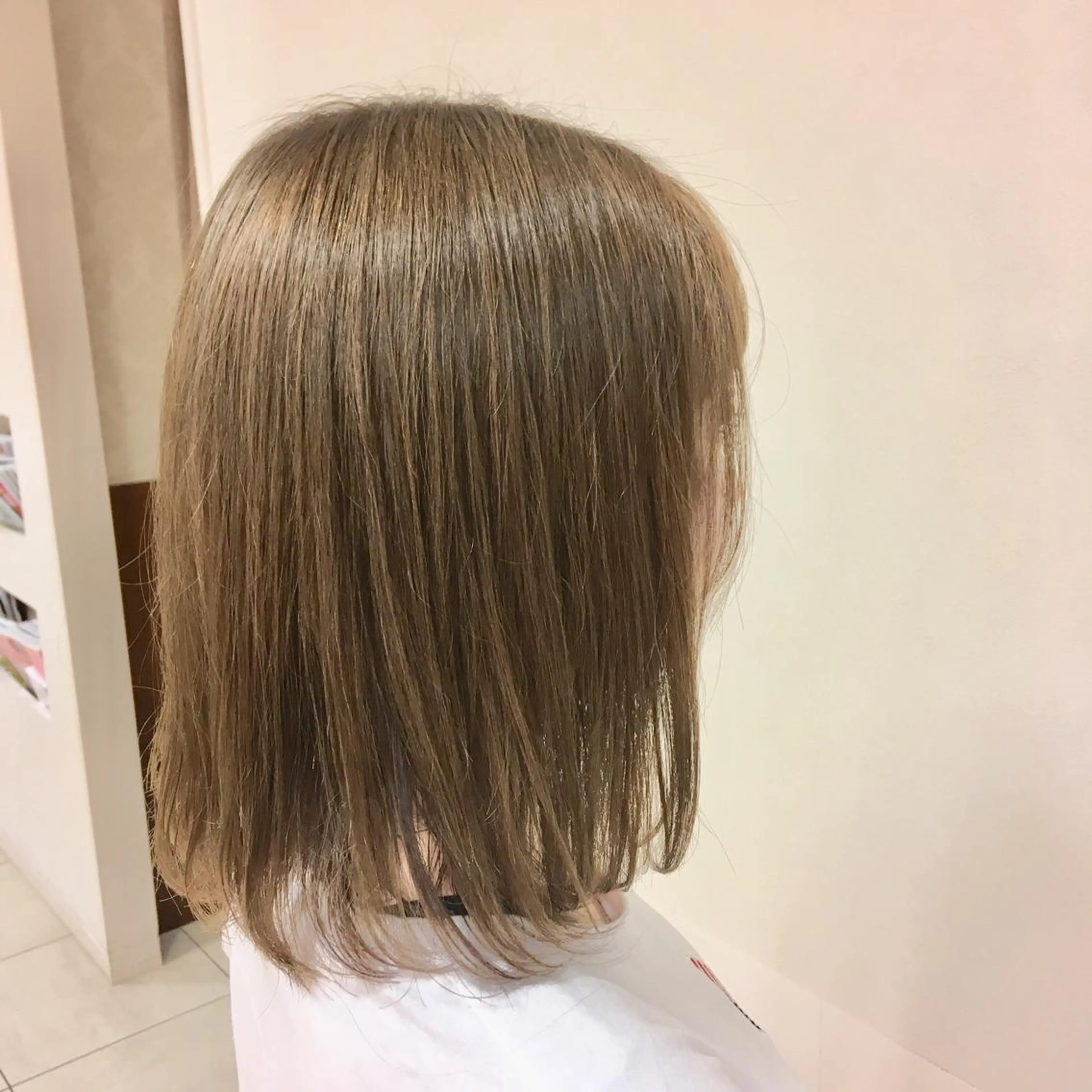 ミディアム カラー ヘアアレンジ ヘアカラー トリートメント 【Sweep】おじま のぞみのヘアスタイル