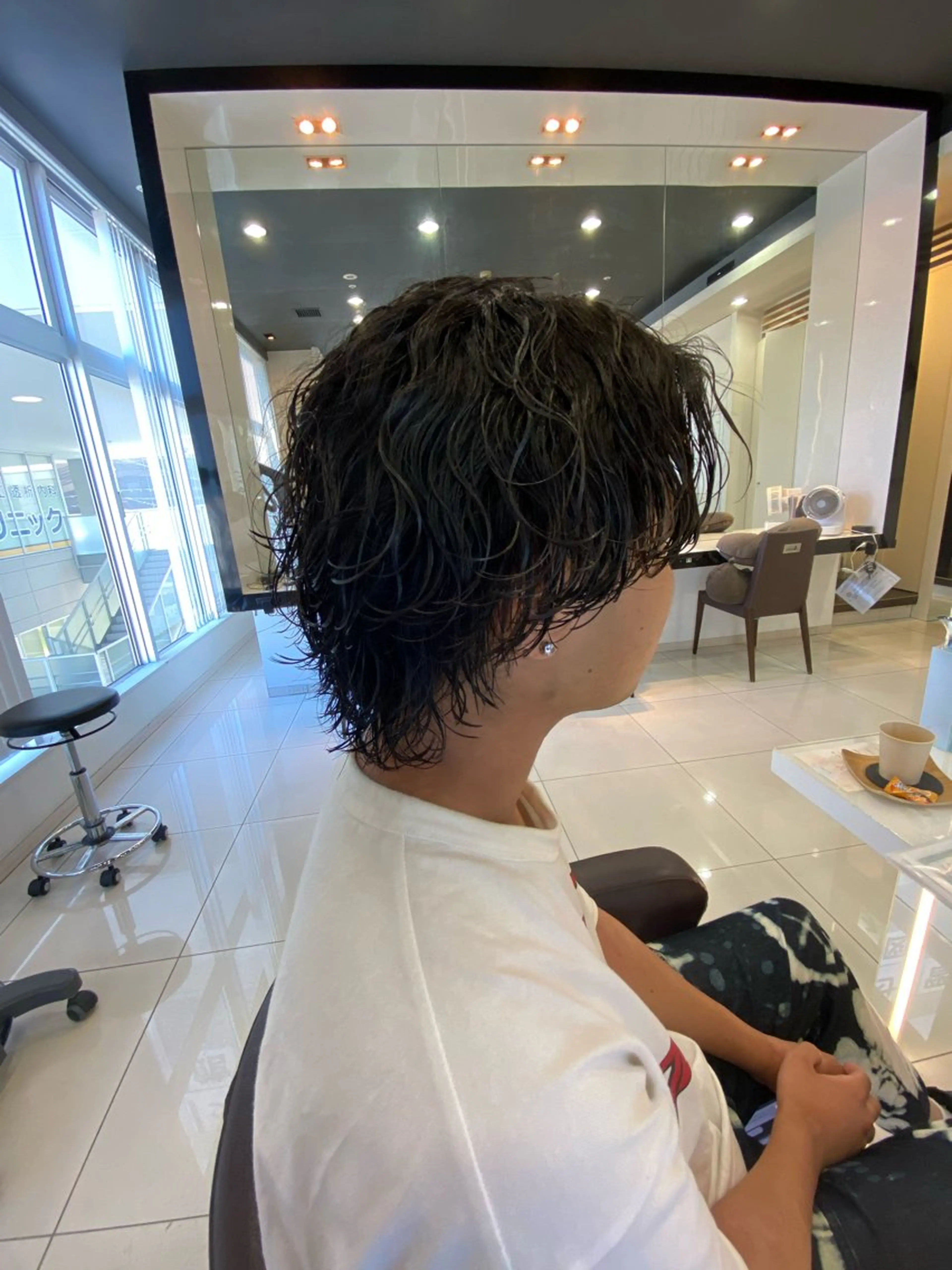 ショート パーマ メンズ センターパート 波巻きパーマ メンズウルフカット ウルフカット カット パーマ メンズサロン/戸塚駅 東口3分/冨田大輝のヘアスタイル