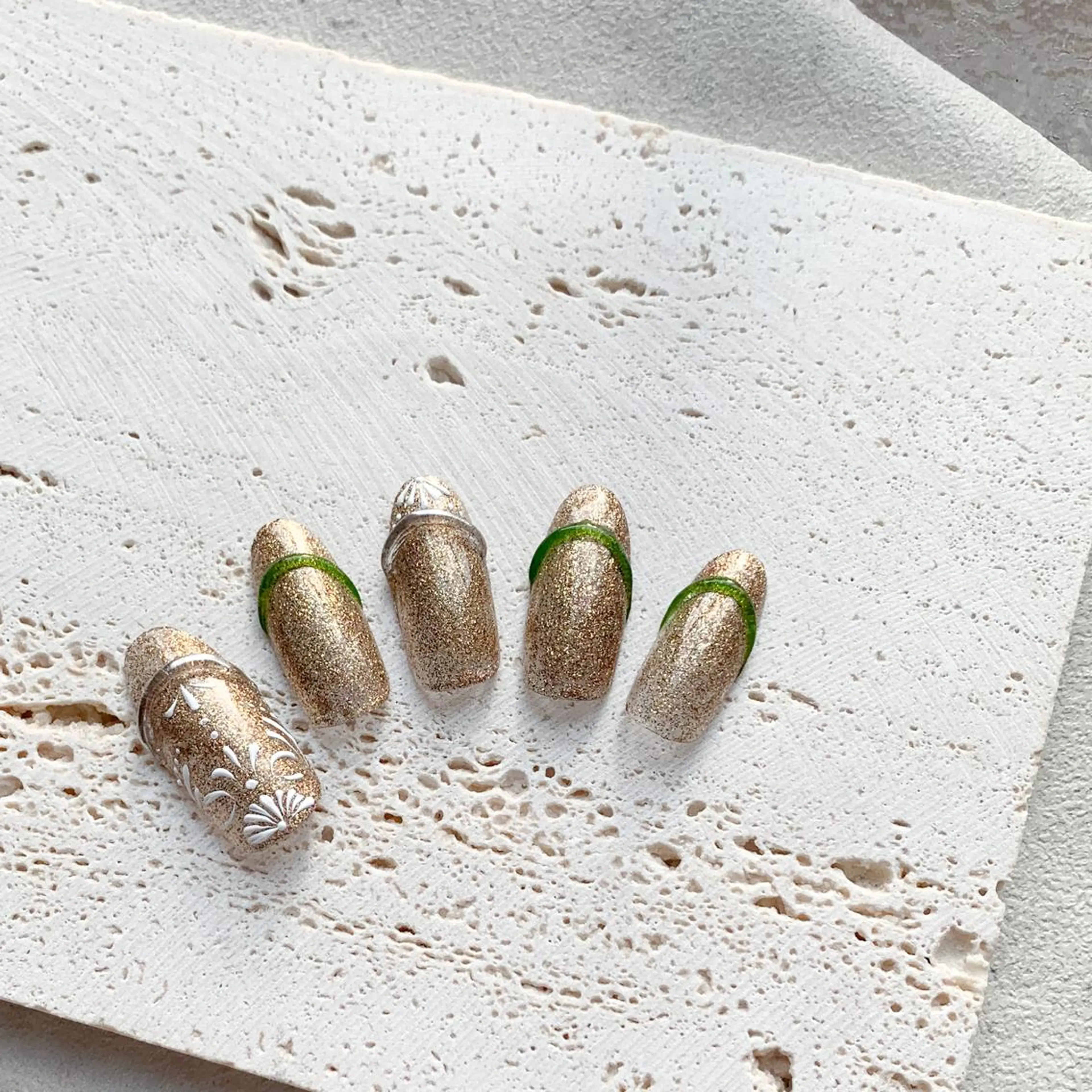 ネイル atelier FIORITURA所属・FIORITURA aiのネイルデザイン