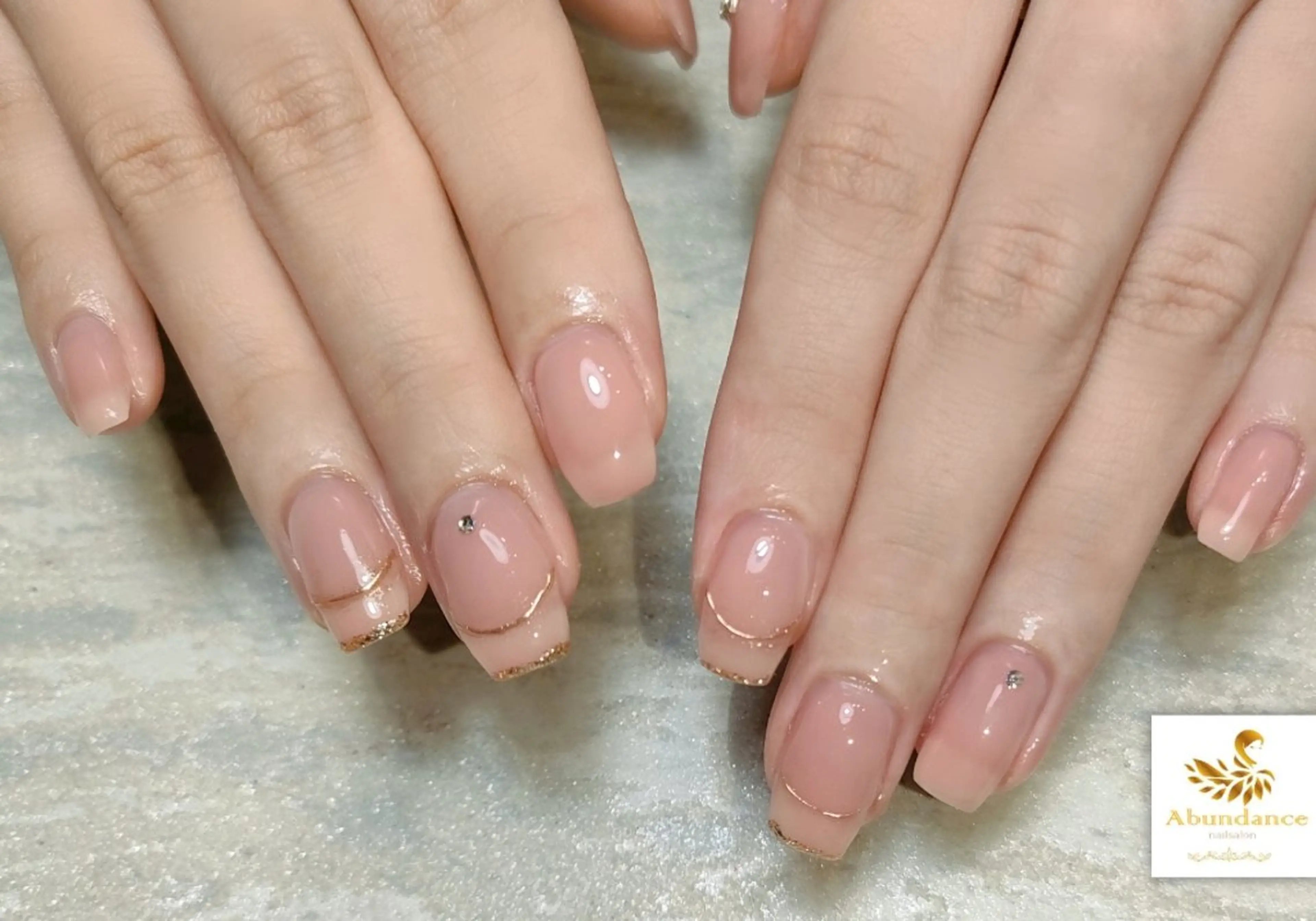 ネイル シンプルネイル ハンドネイル 完全予約制個室サロン Abundancesのネイルデザイン