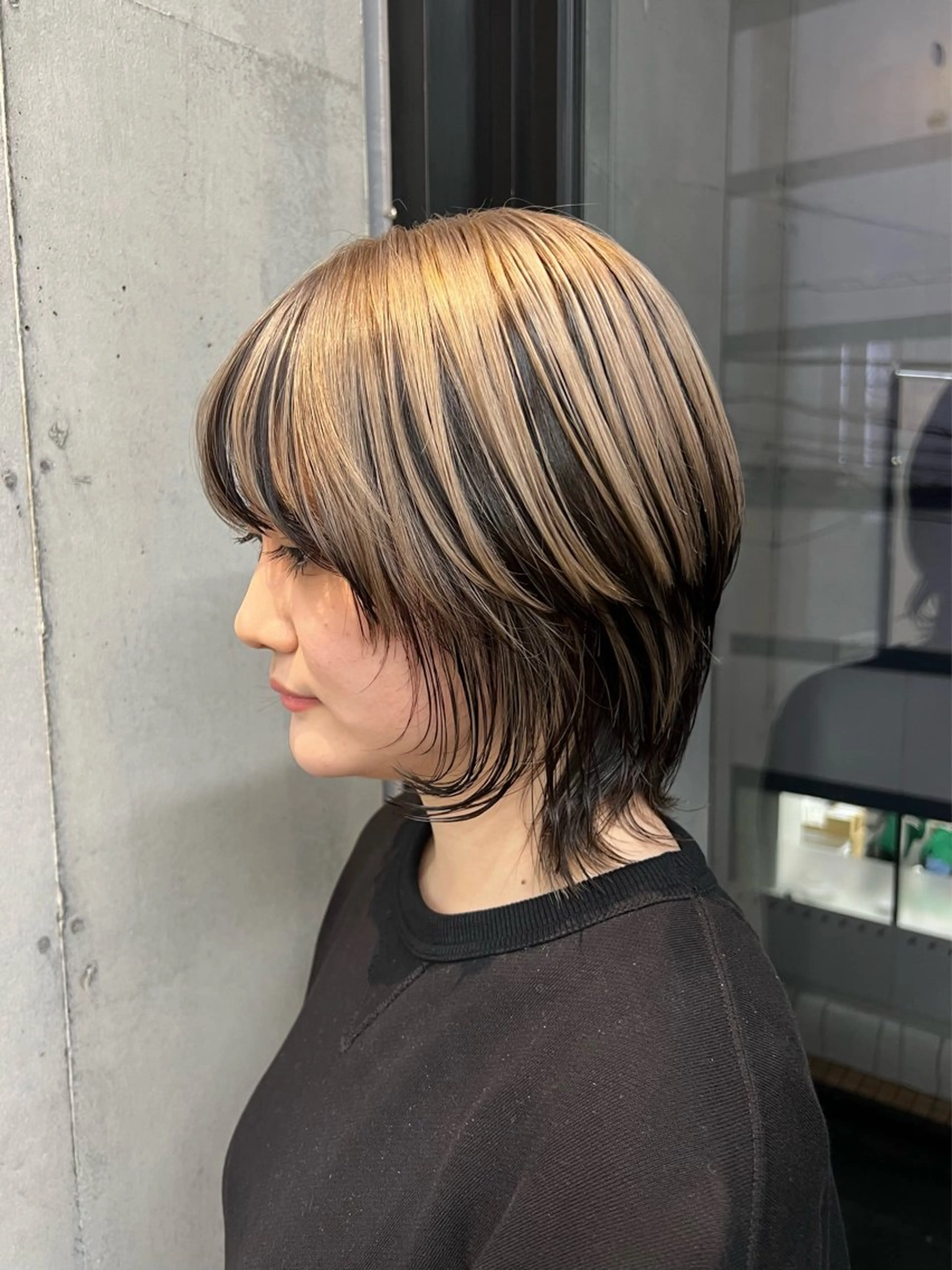 ミディアム ヘアカラー カコ/レイヤーカット ヘアアレンジのヘアスタイル