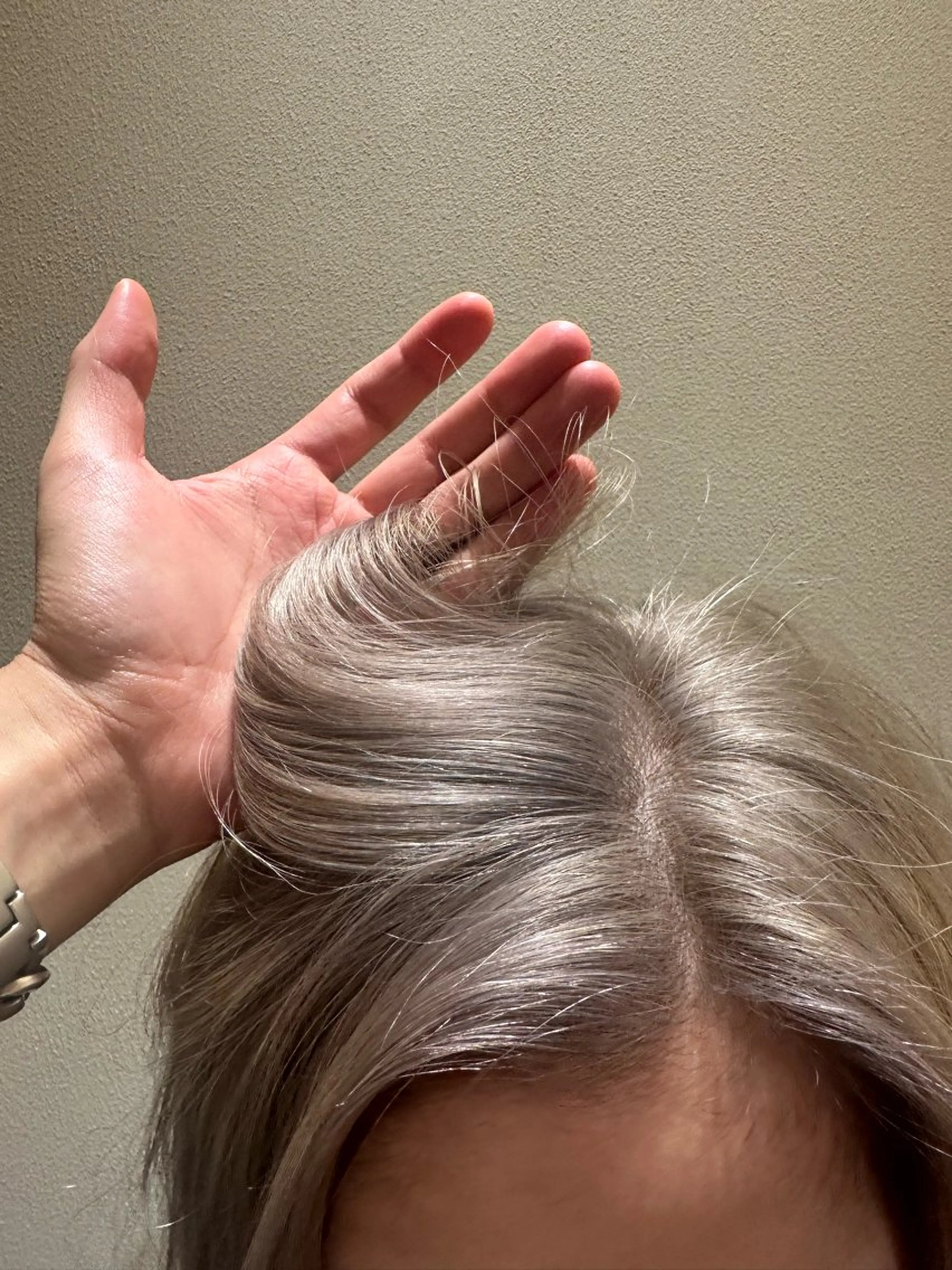 カラー 銀座／ハイトーン ミツイハルトのヘアスタイル