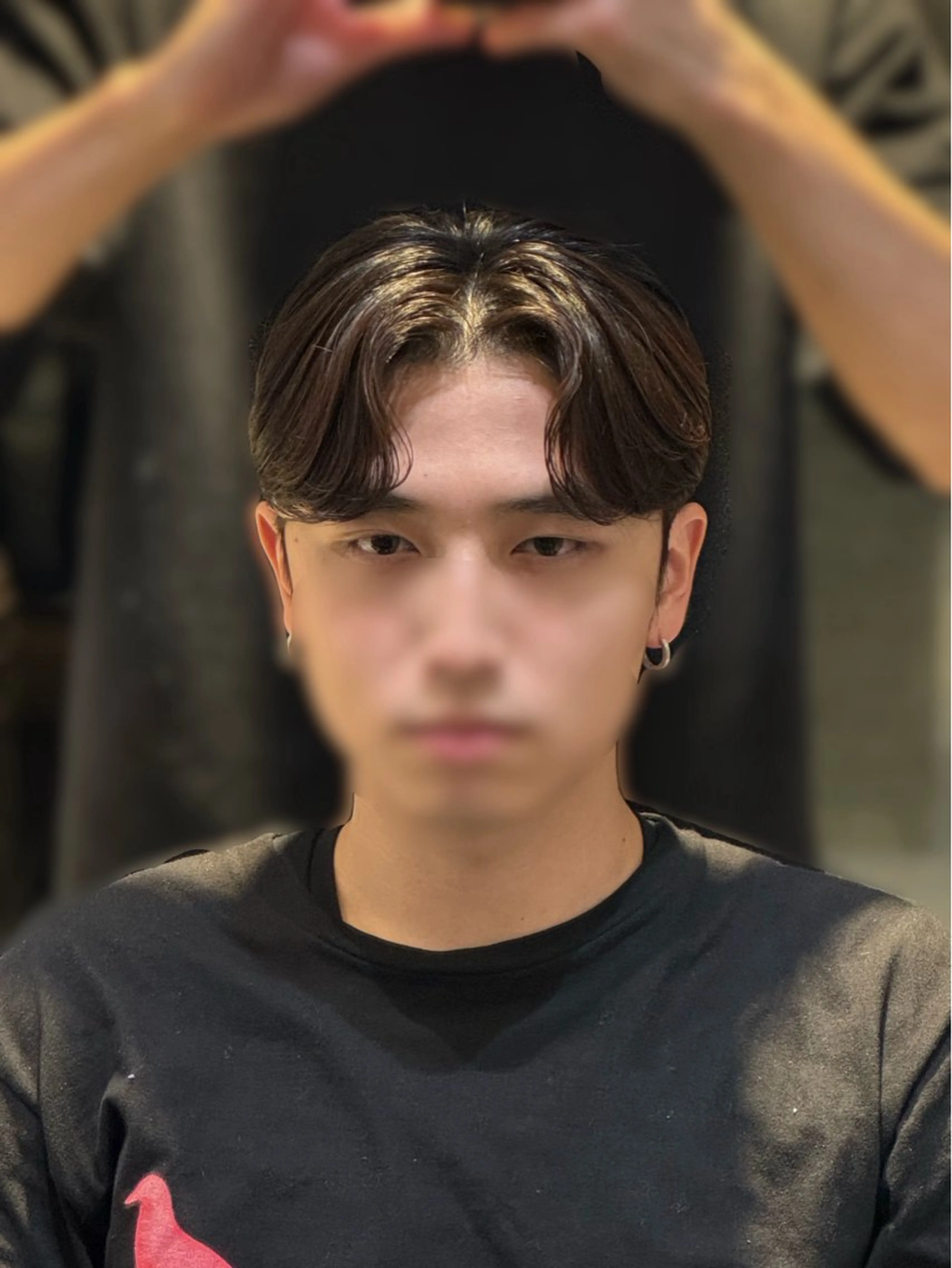 ショート パーマ メンズ センターパート コンマヘア ダウンパーマ カルマパーマ メンズ韓国風 YUKI🇰🇷 カルマ／ダウンパーマのヘアスタイル