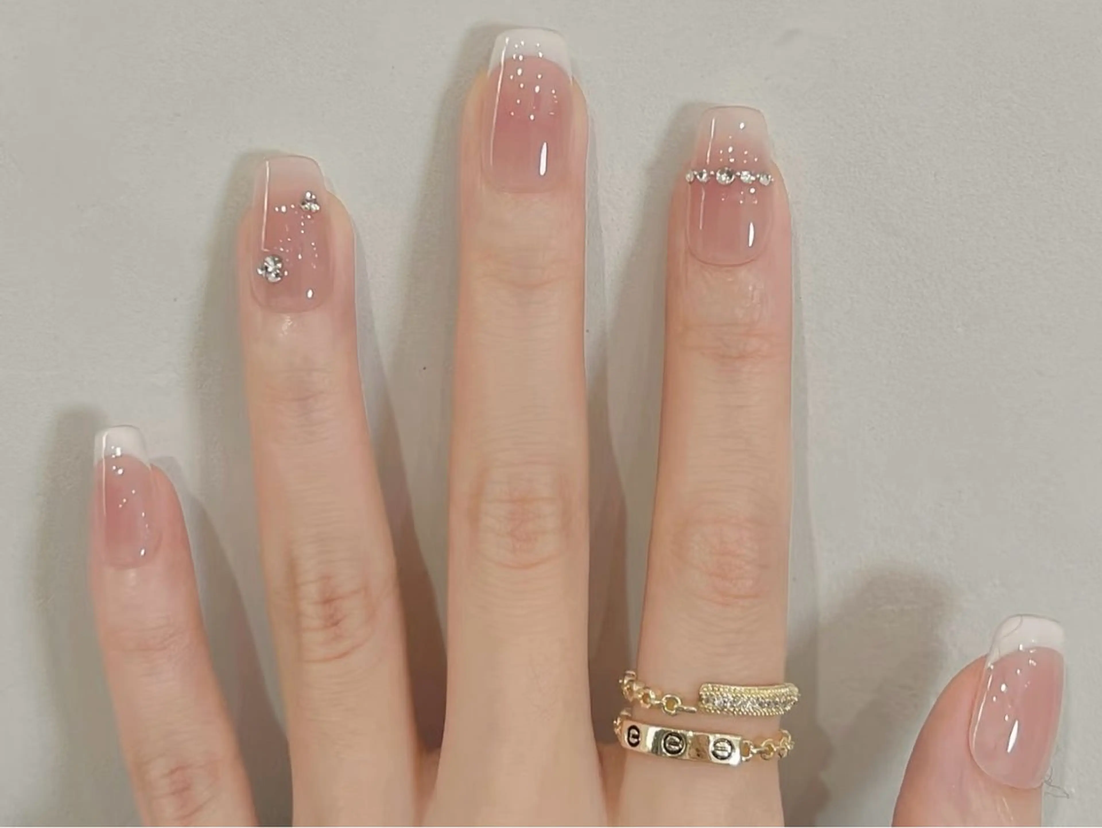 ネイル Dark honey池袋店所属・佐藤 アリアのネイルデザイン