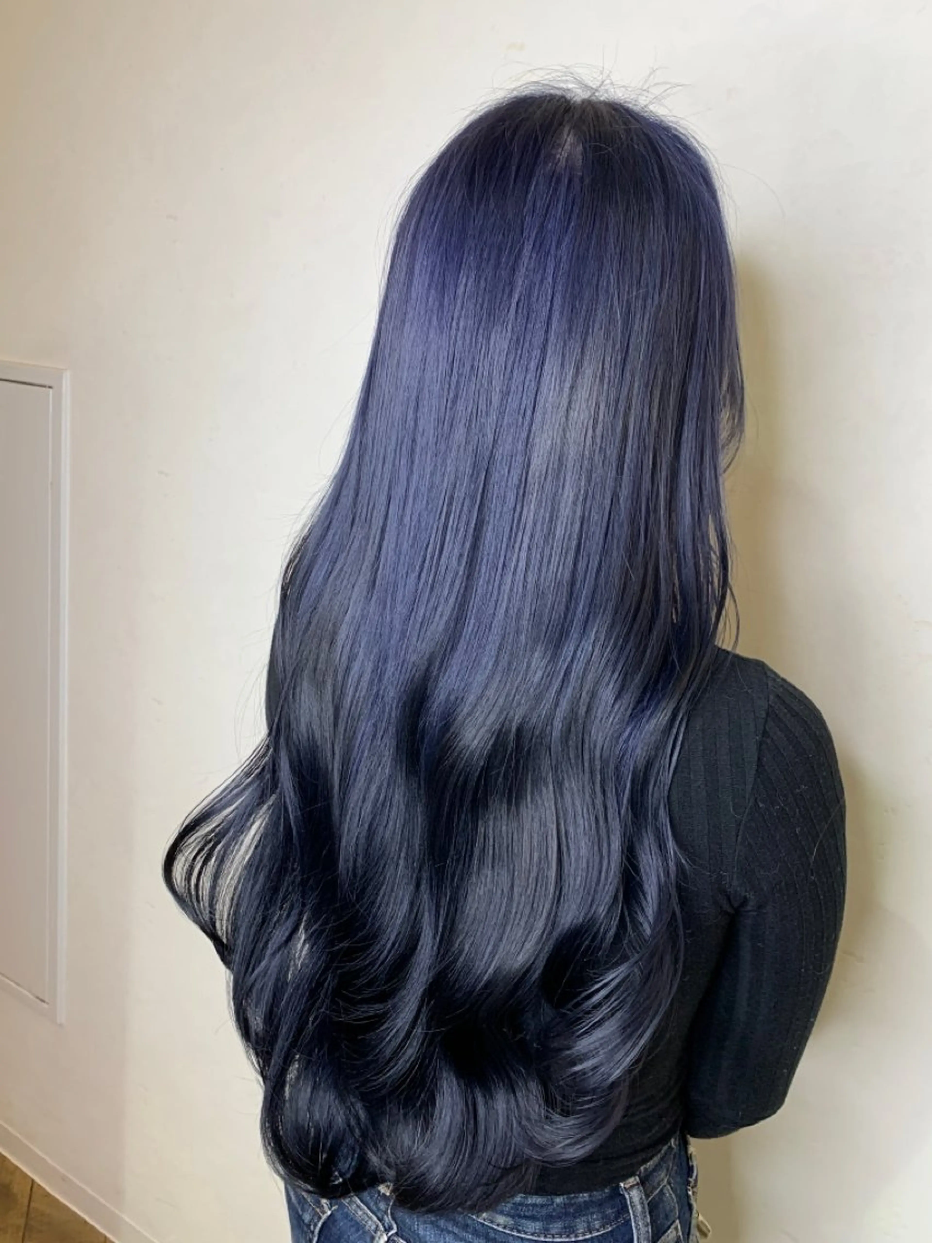 ロング カラー 黒髪 ブルーカラー ブルーブラック 透明感カラー レイヤーカット カット ヘアカラー トリートメント 透明感カラー特化/ ベージュ/梅田/英輝のヘアスタイル