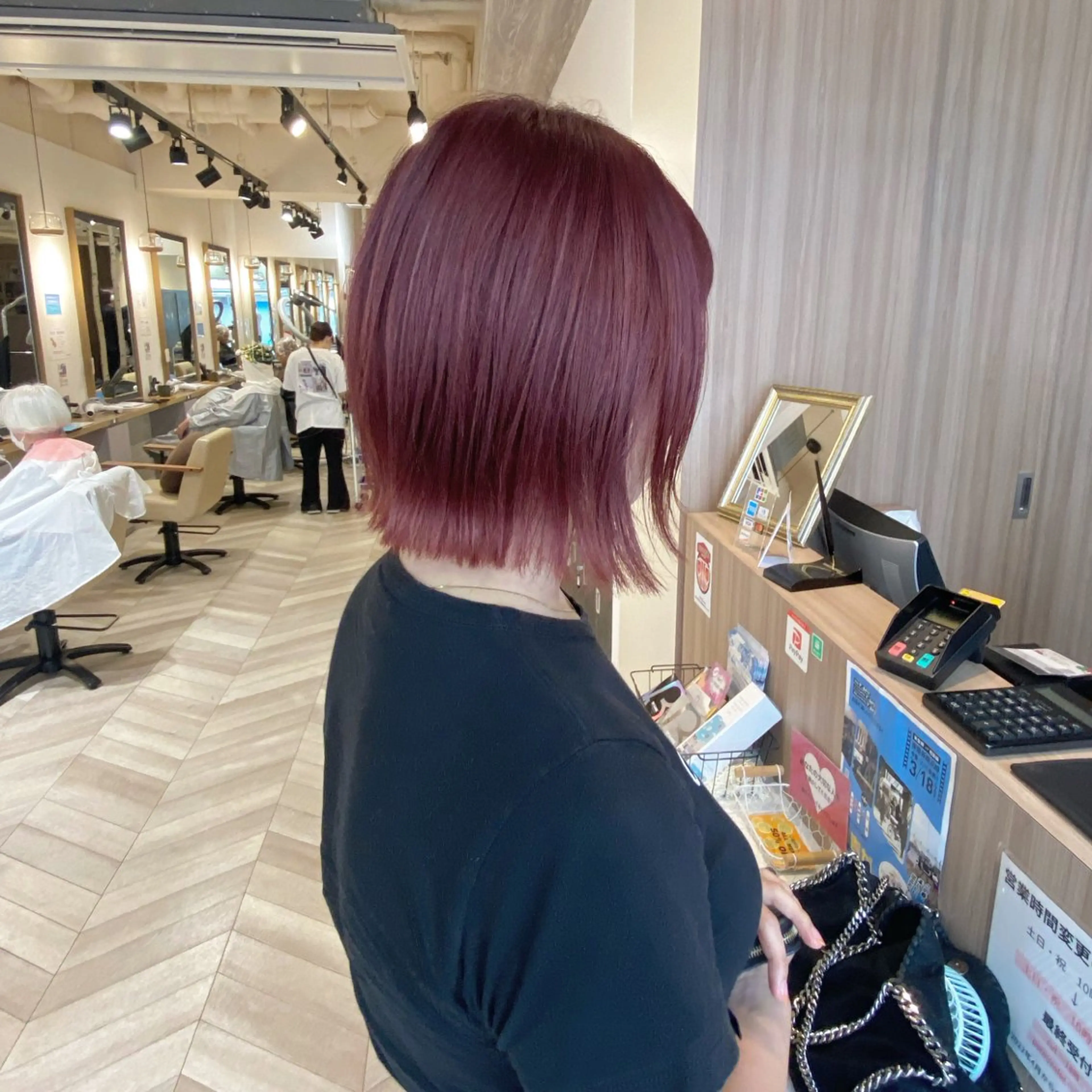 ミディアム ショートヘアとカラー の専門家/もりしーのヘアスタイル